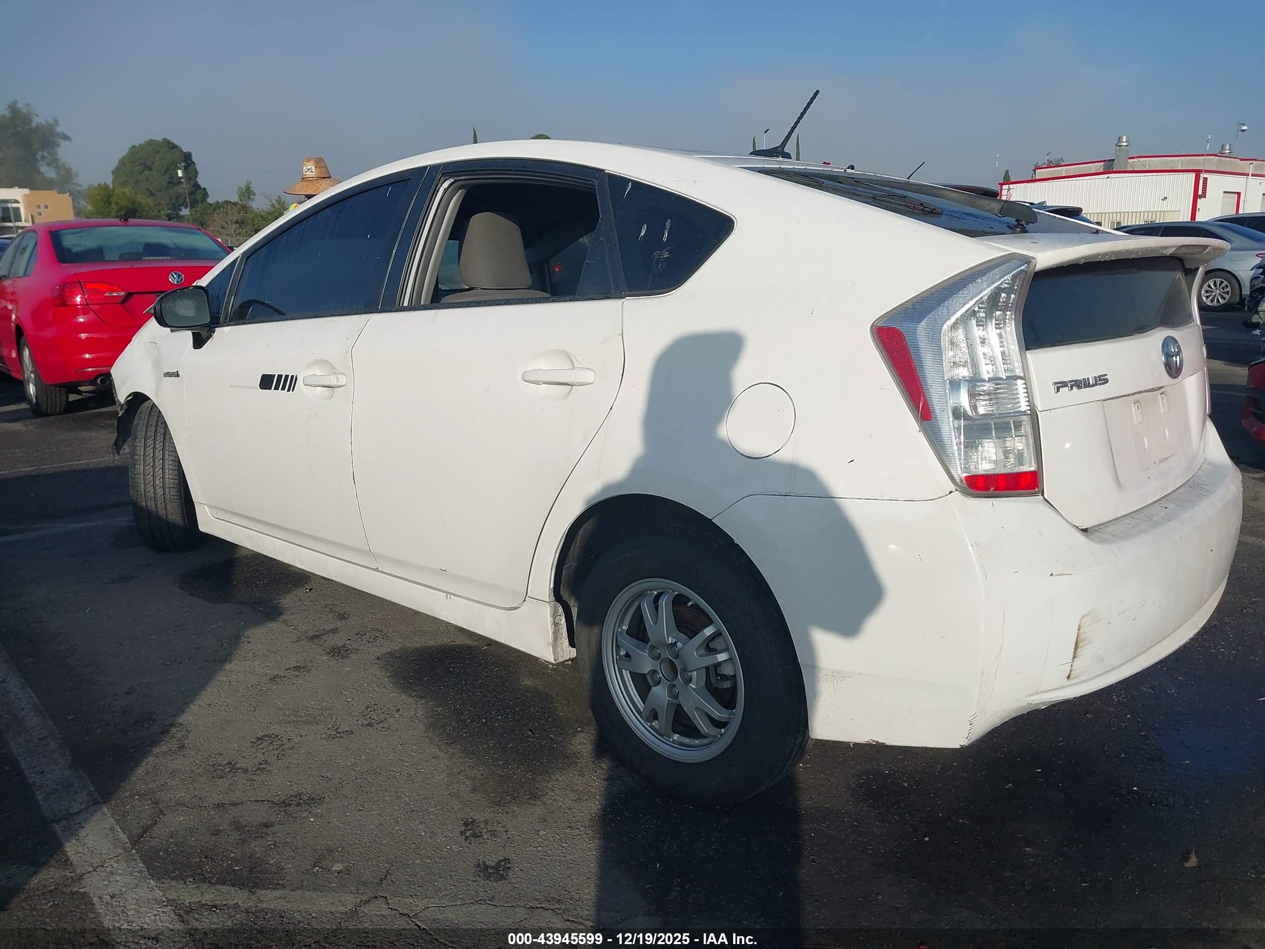TOYOTA PRIUS image 3