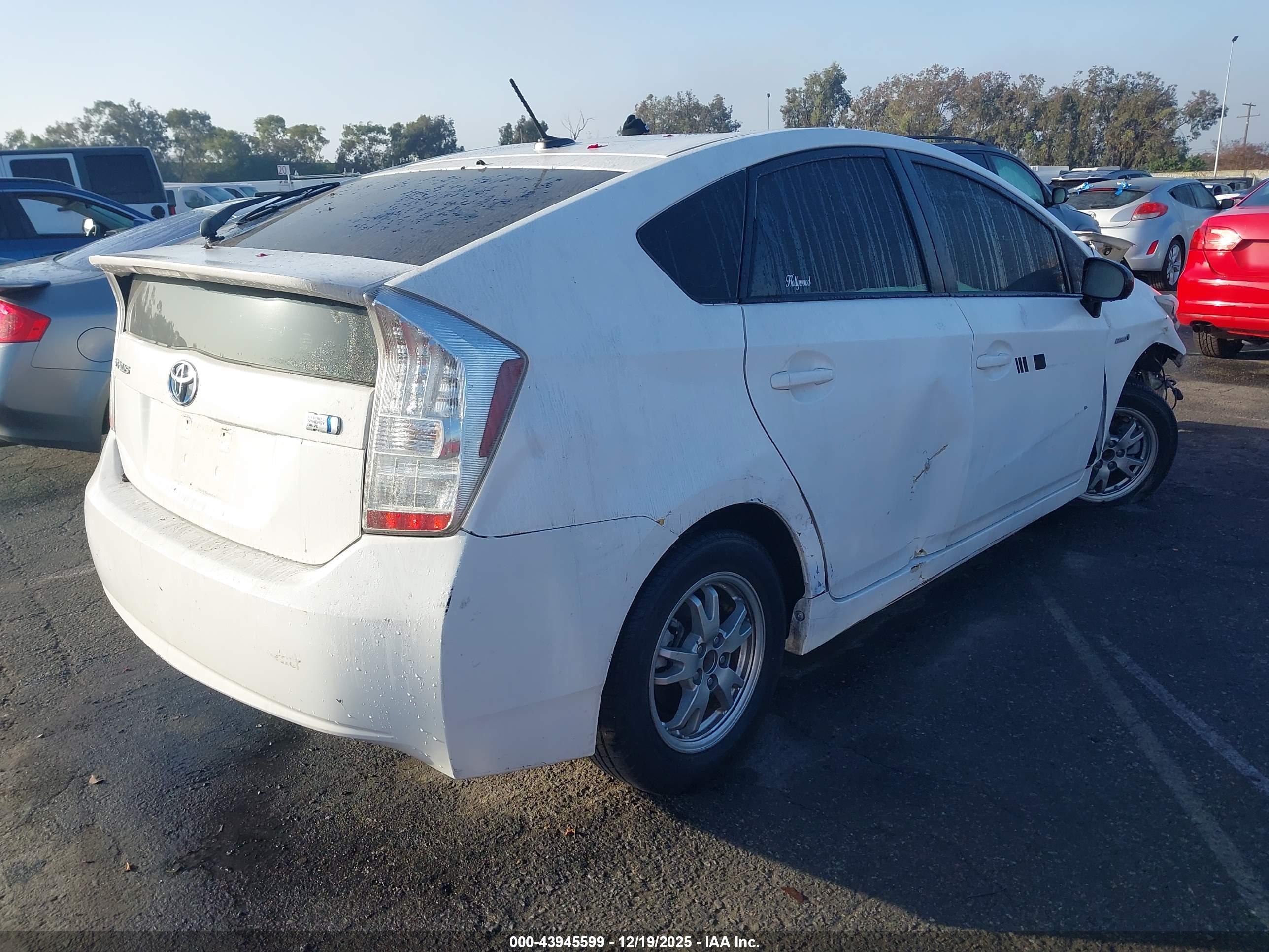 TOYOTA PRIUS image 4