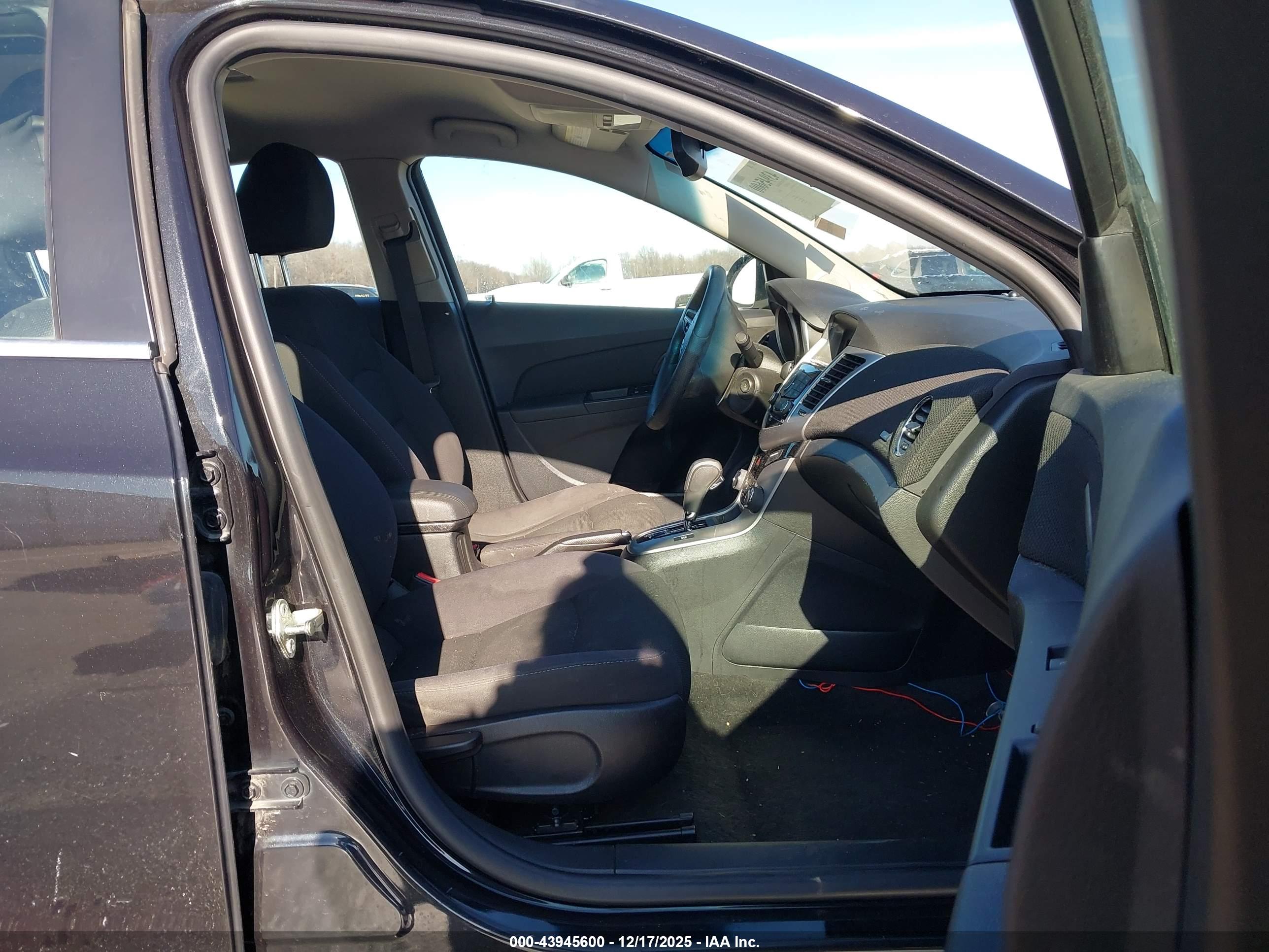 CHEVROLET CRUZE image 5