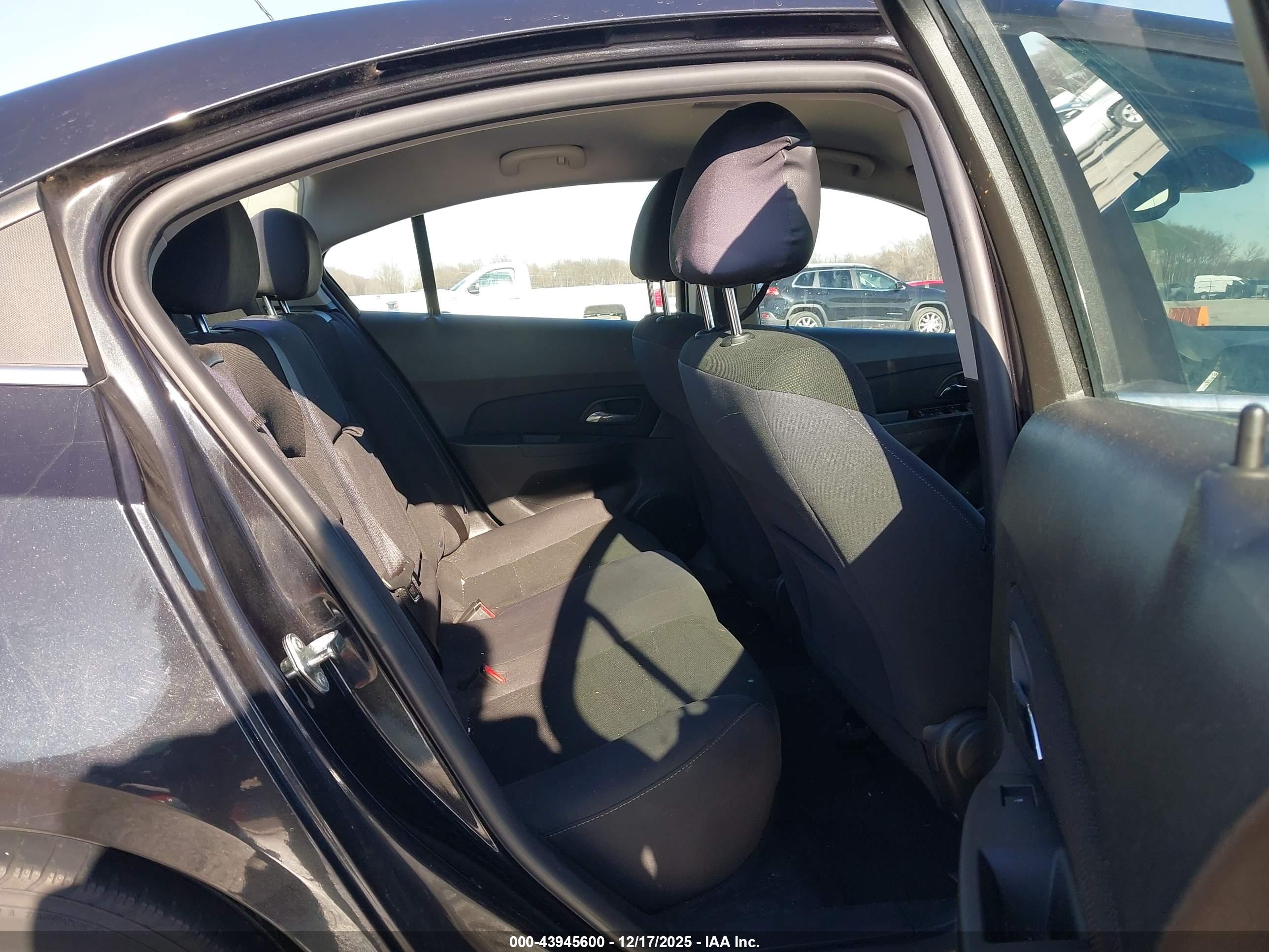 CHEVROLET CRUZE image 8