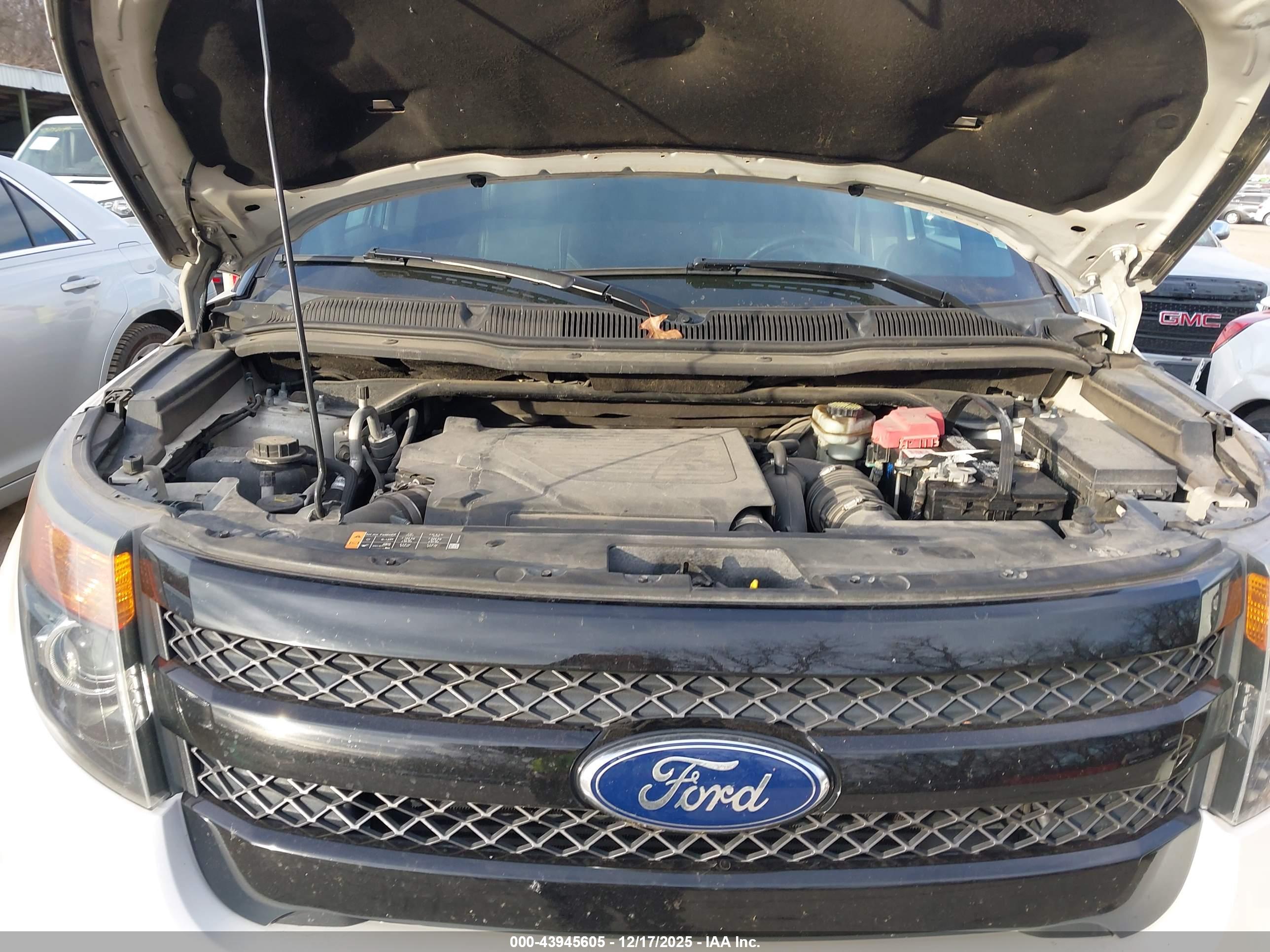 FORD EXPLORER image 10