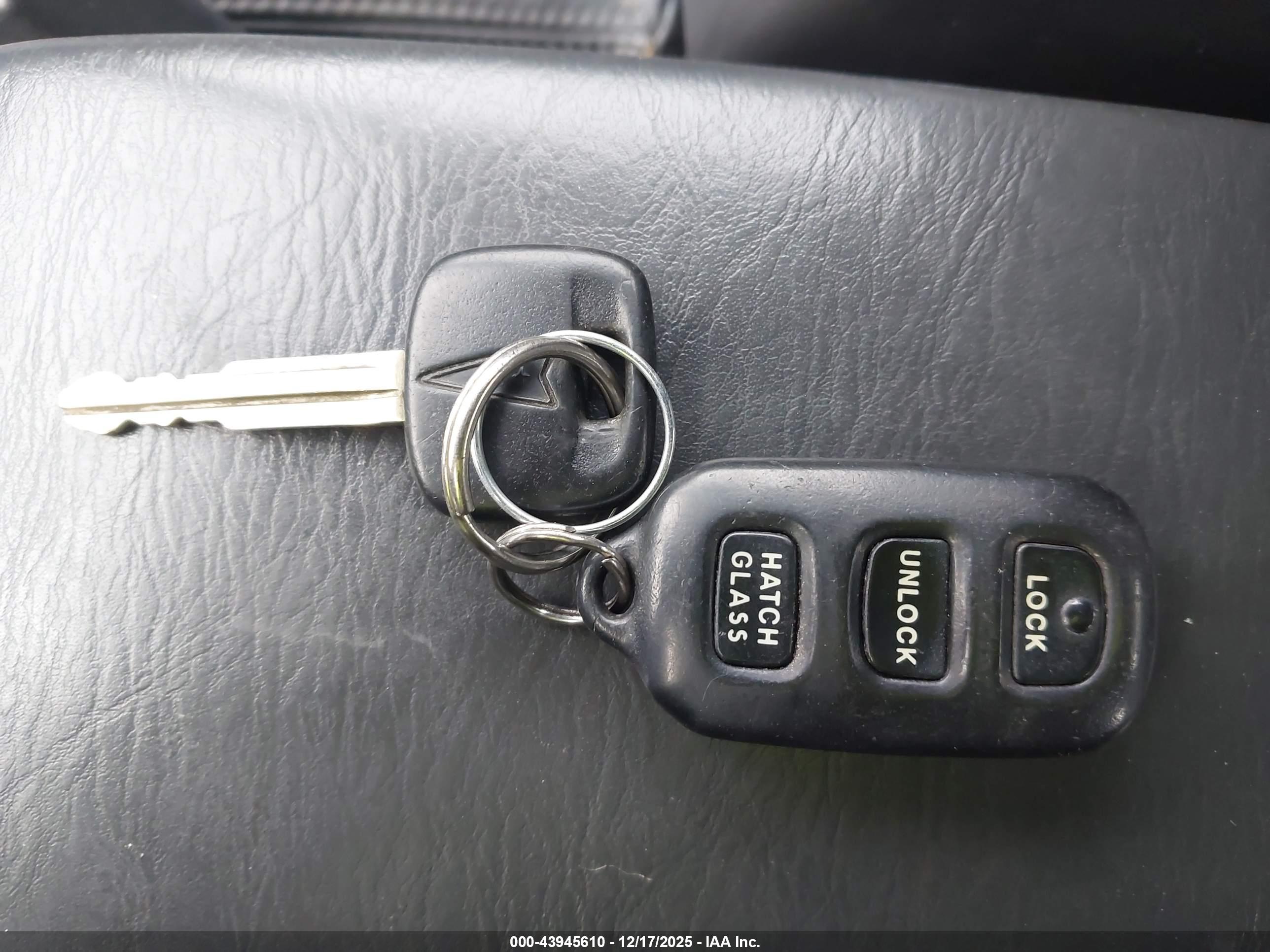 PONTIAC VIBE image 11
