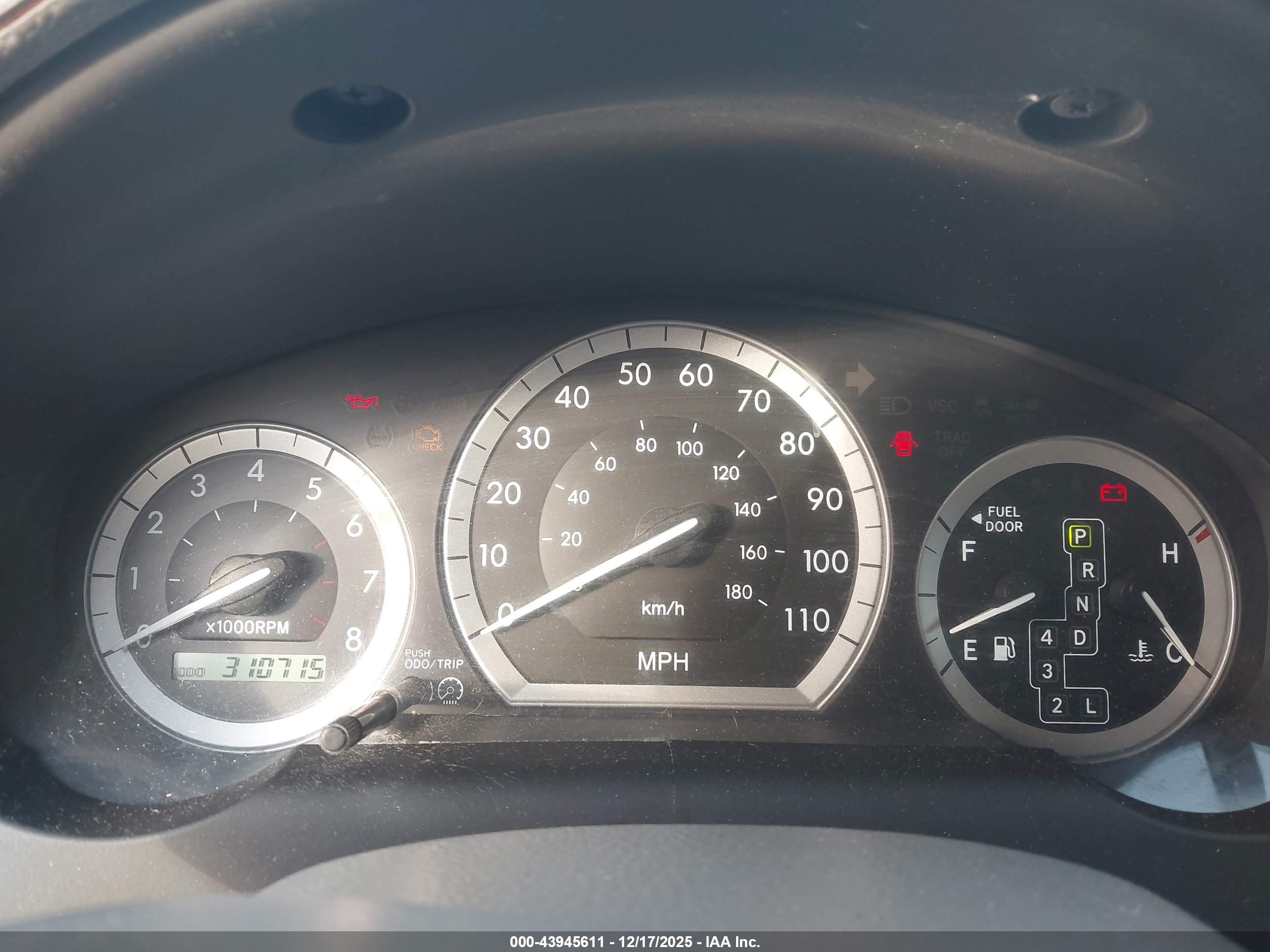 TOYOTA SIENNA image 7