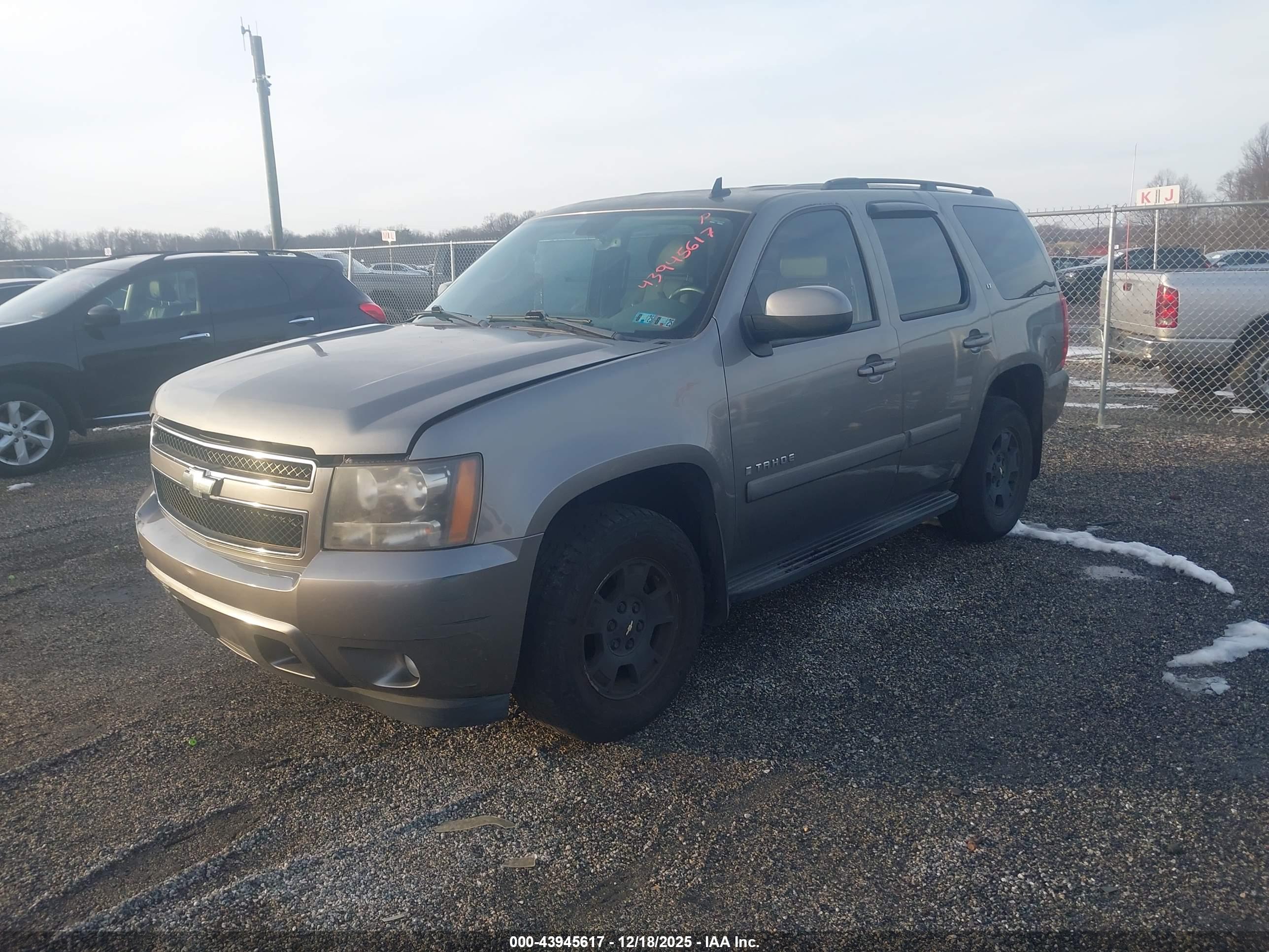 CHEVROLET TAHOE image 2