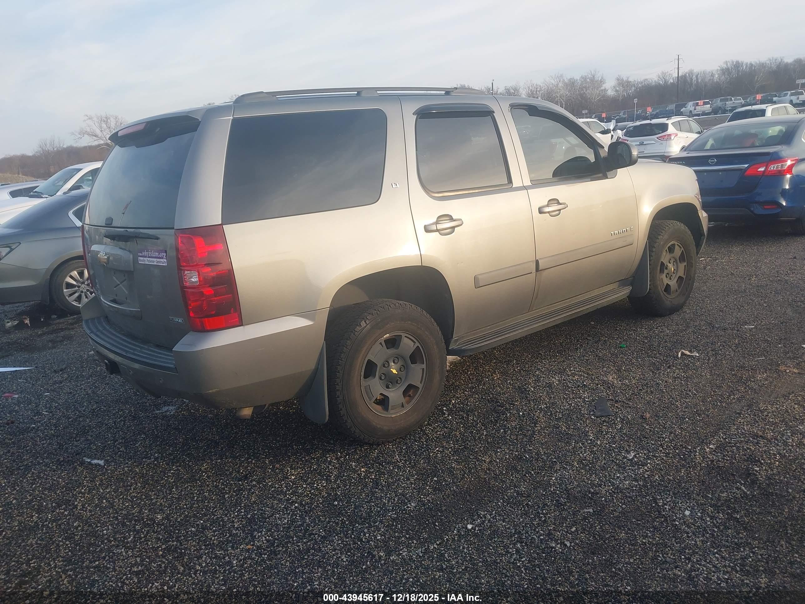 CHEVROLET TAHOE image 4