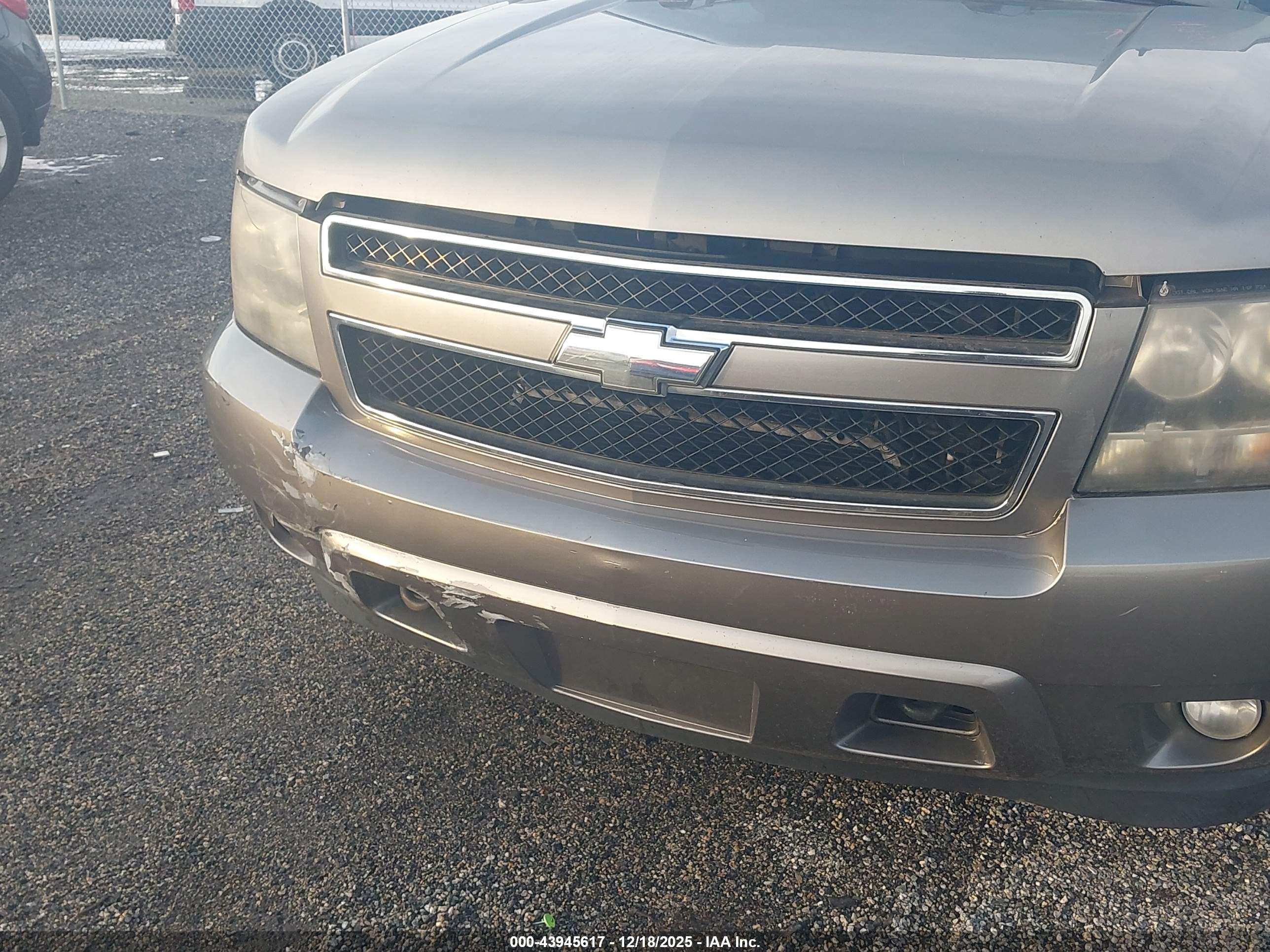 CHEVROLET TAHOE image 6