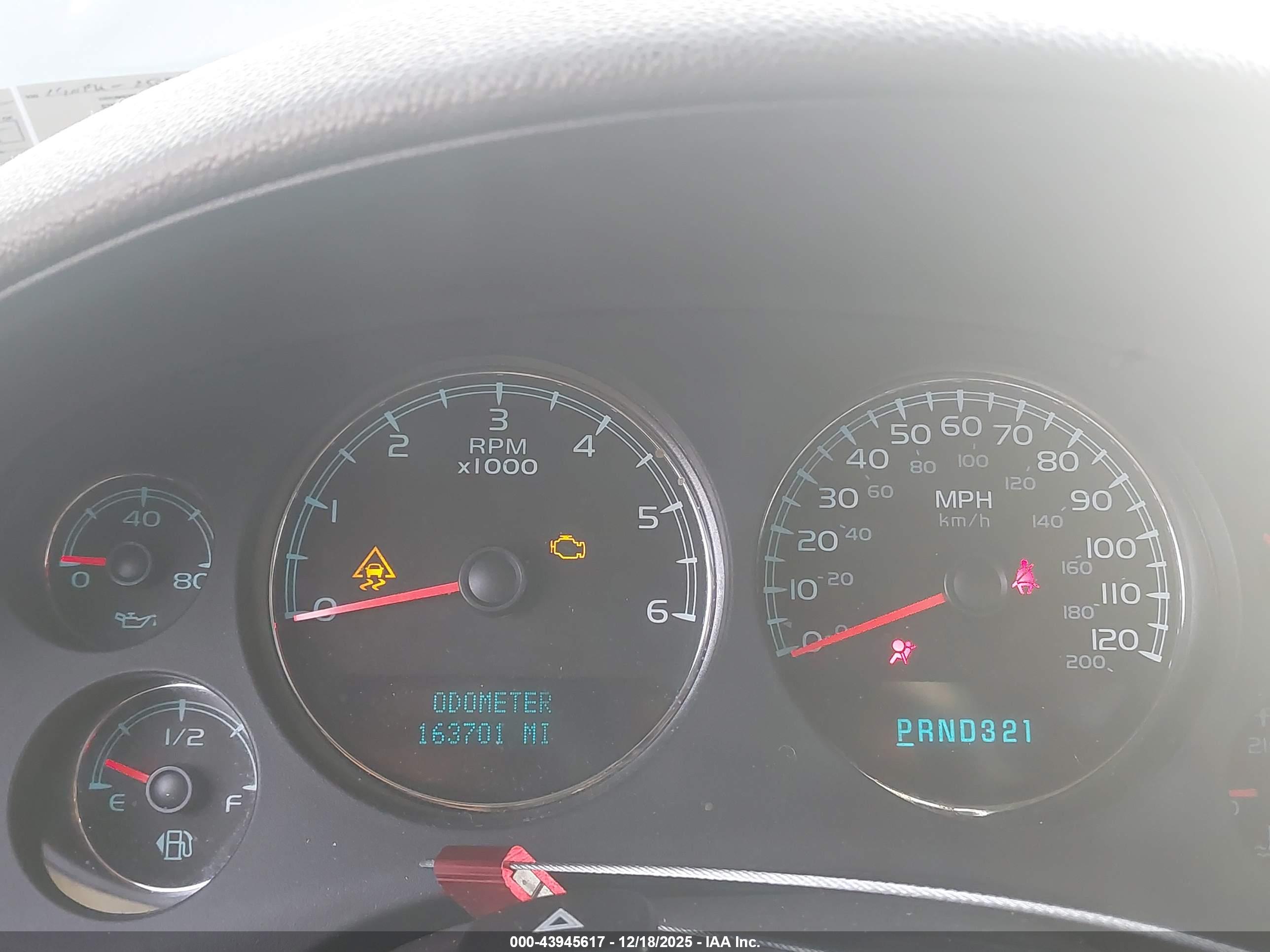 CHEVROLET TAHOE image 7