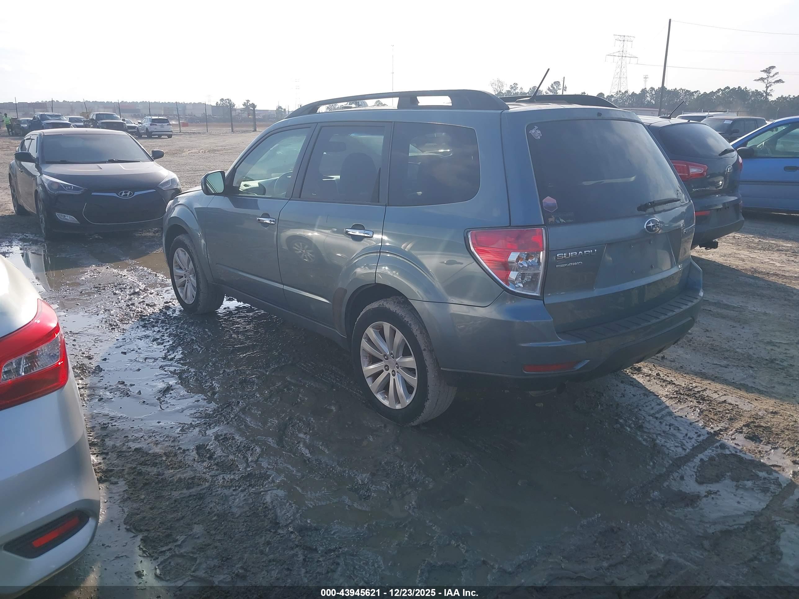 SUBARU FORESTER image 3