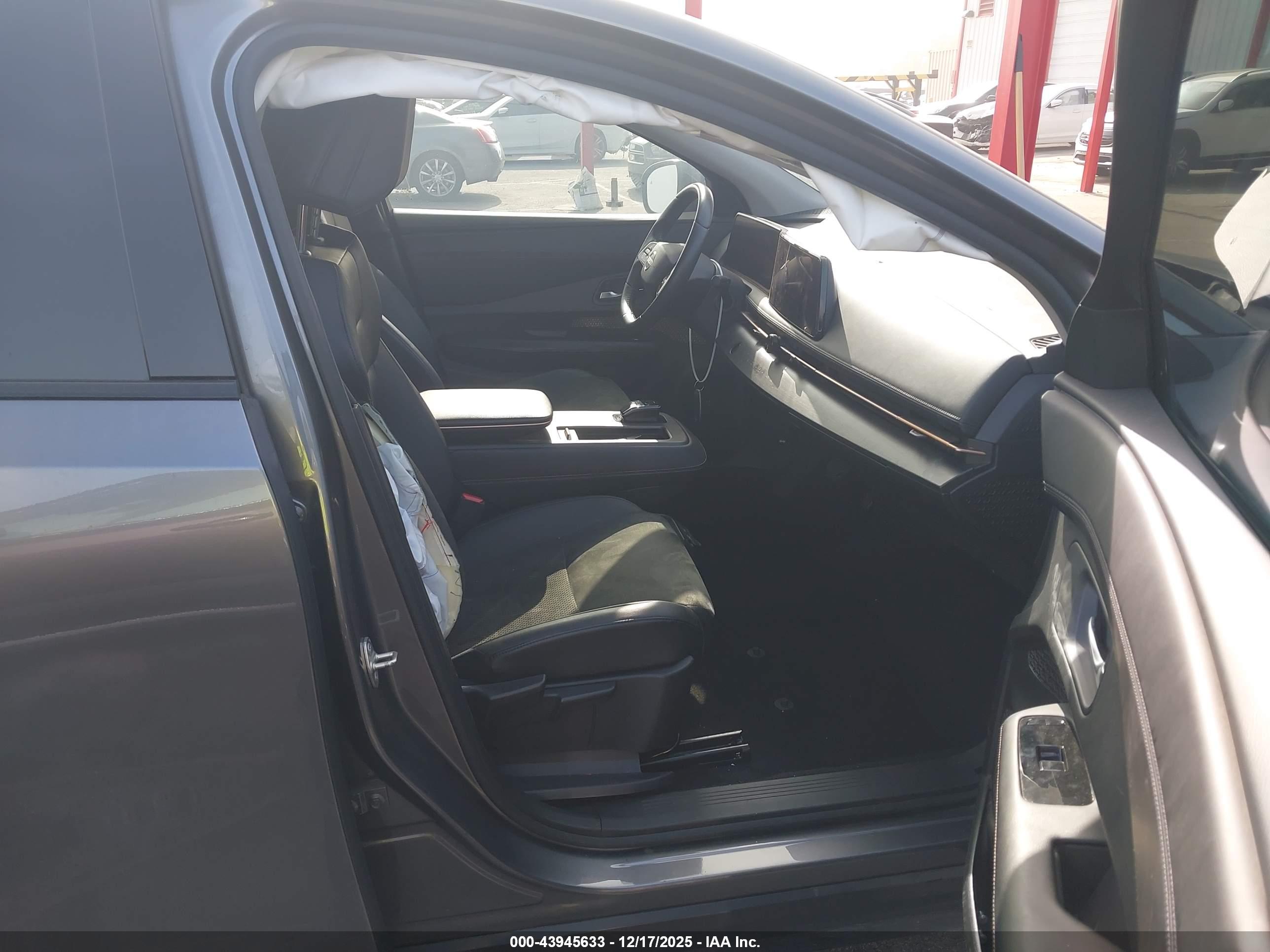 NISSAN ARIYA image 5