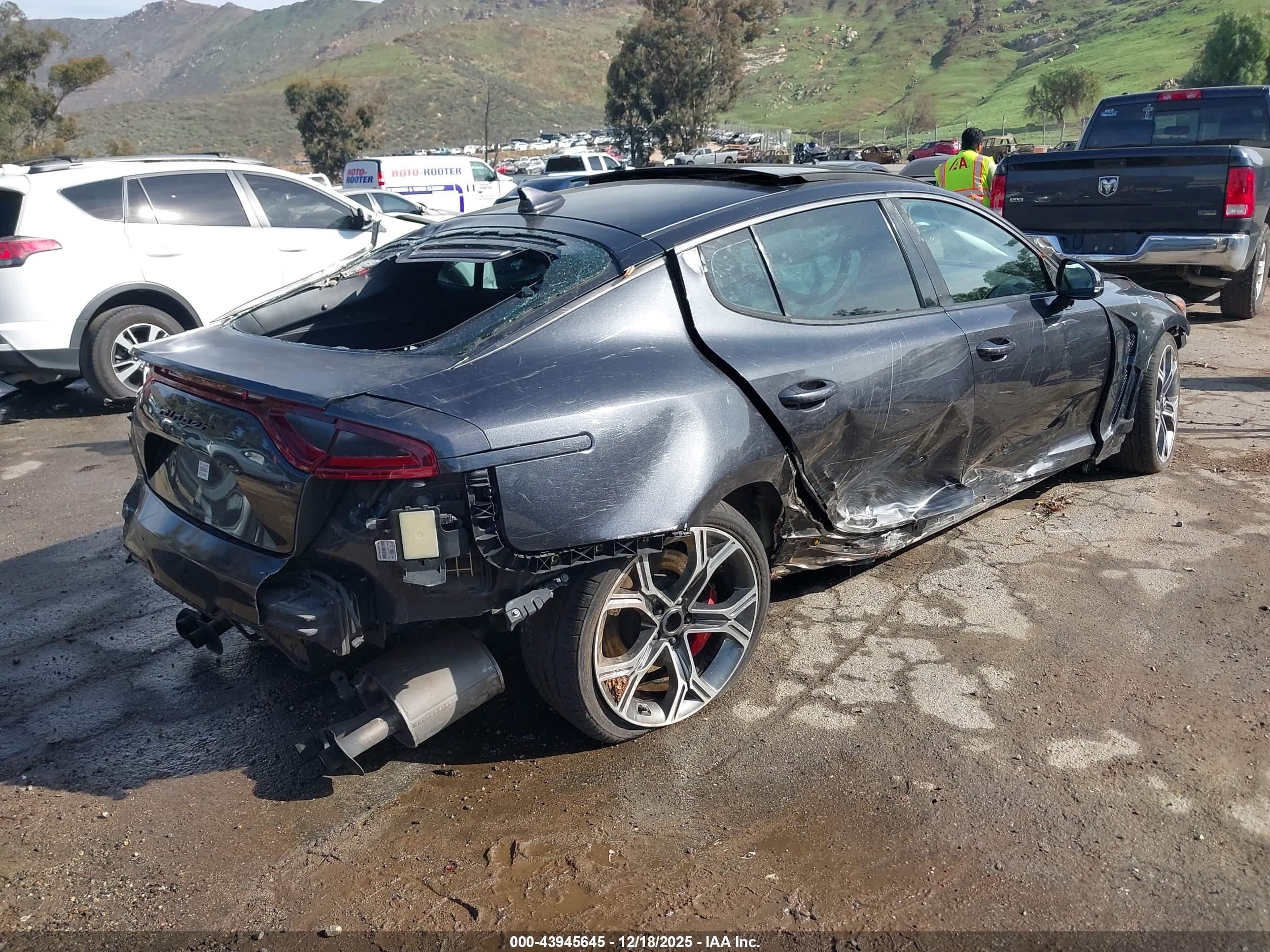 KIA STINGER image 4