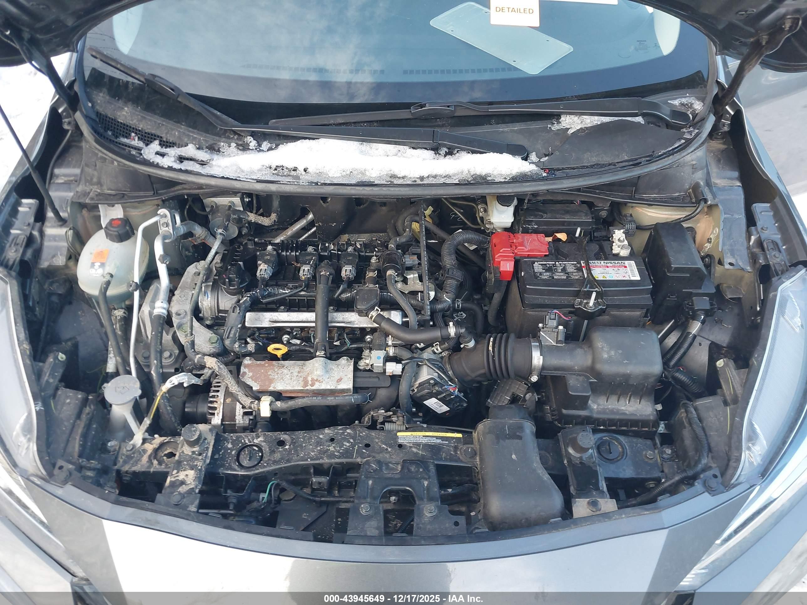 NISSAN VERSA image 10
