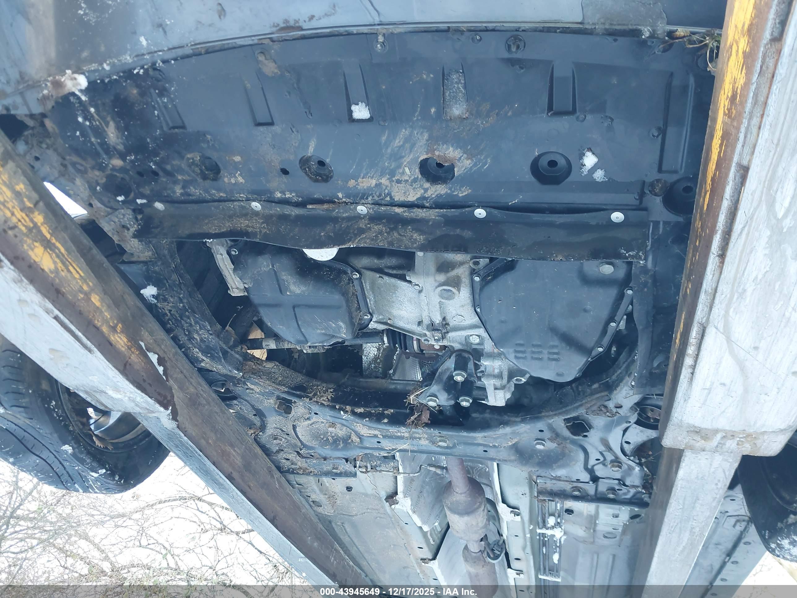 NISSAN VERSA image 6