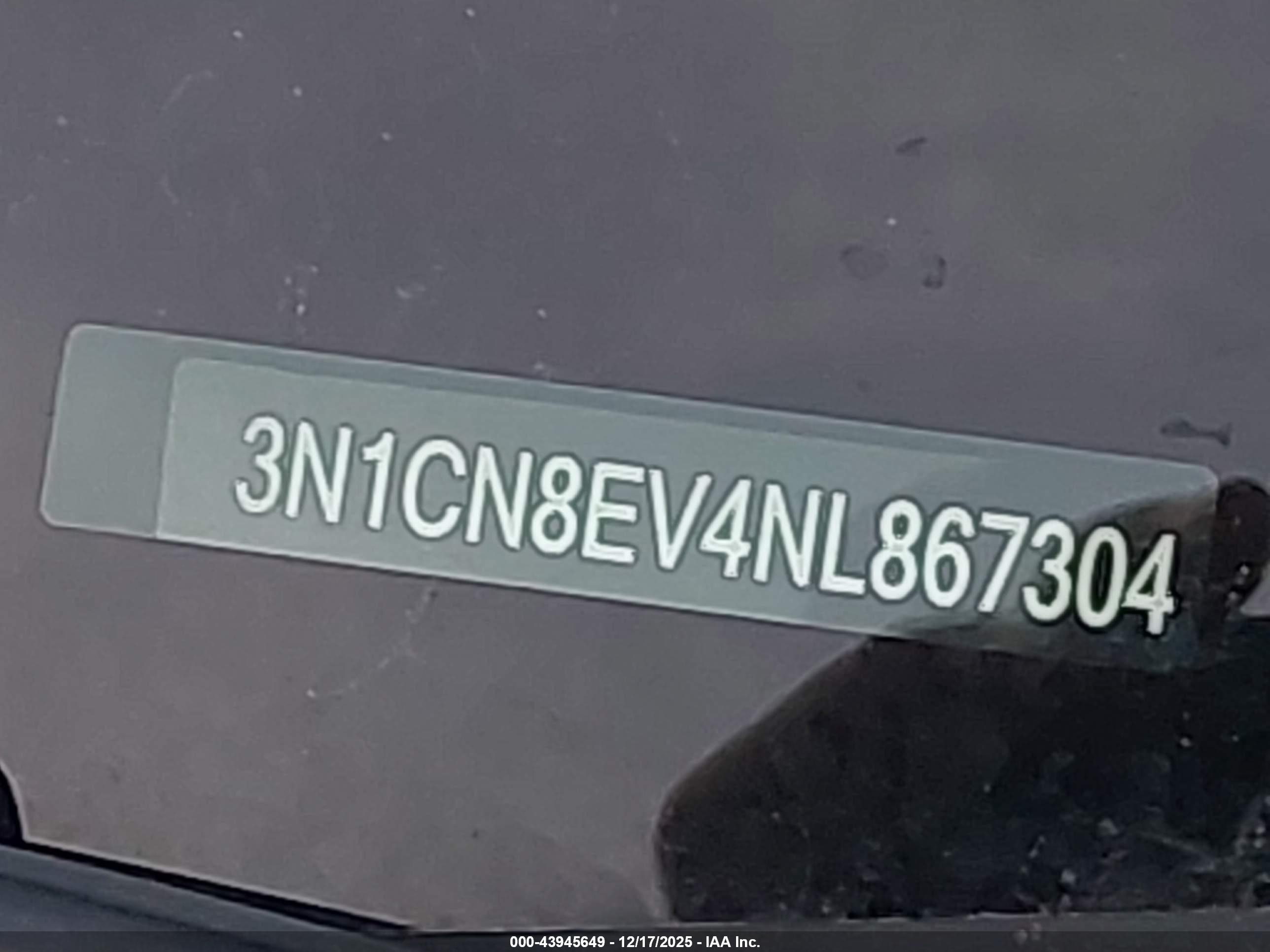 NISSAN VERSA image 9