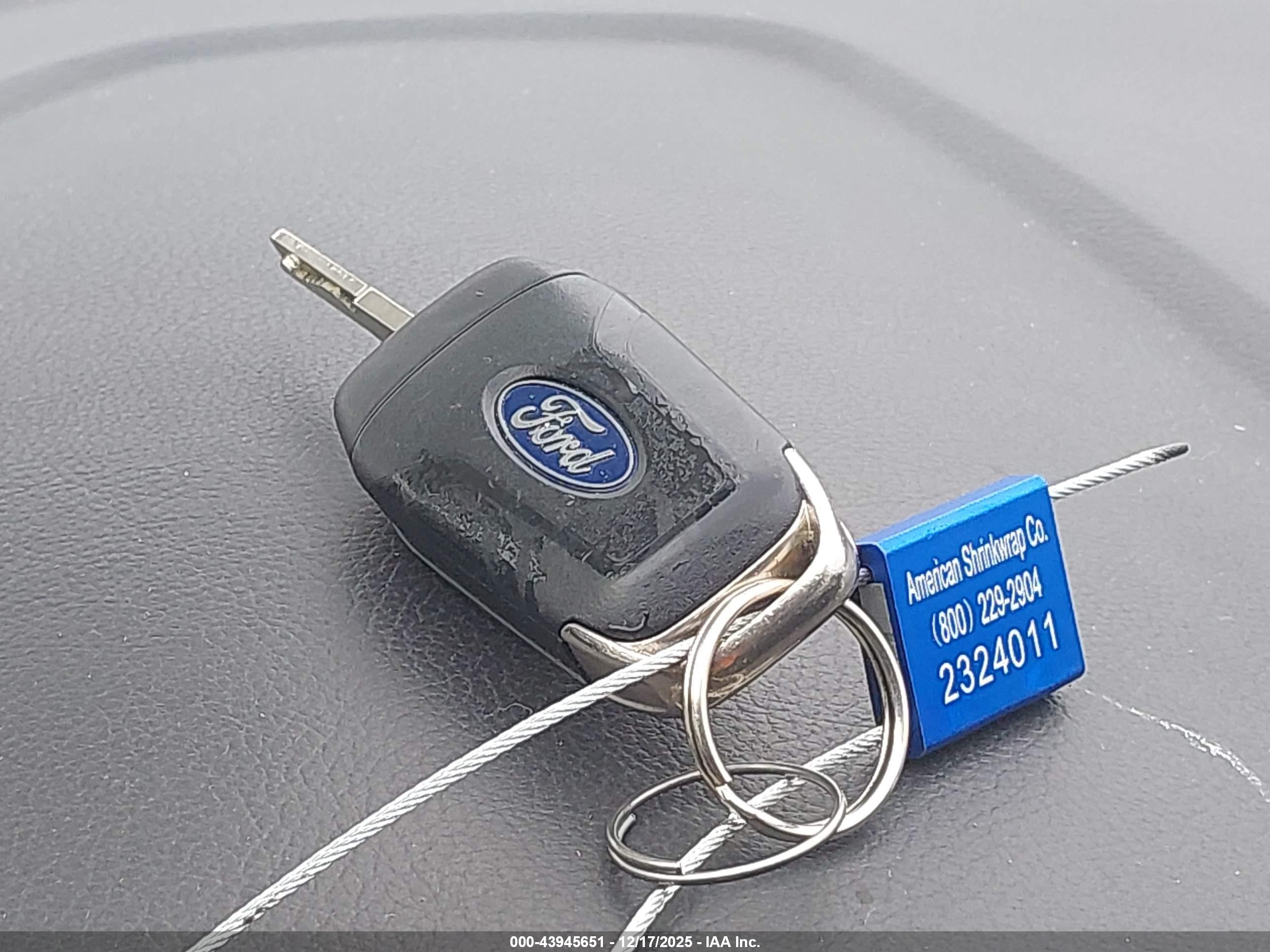 FORD FUSION image 11