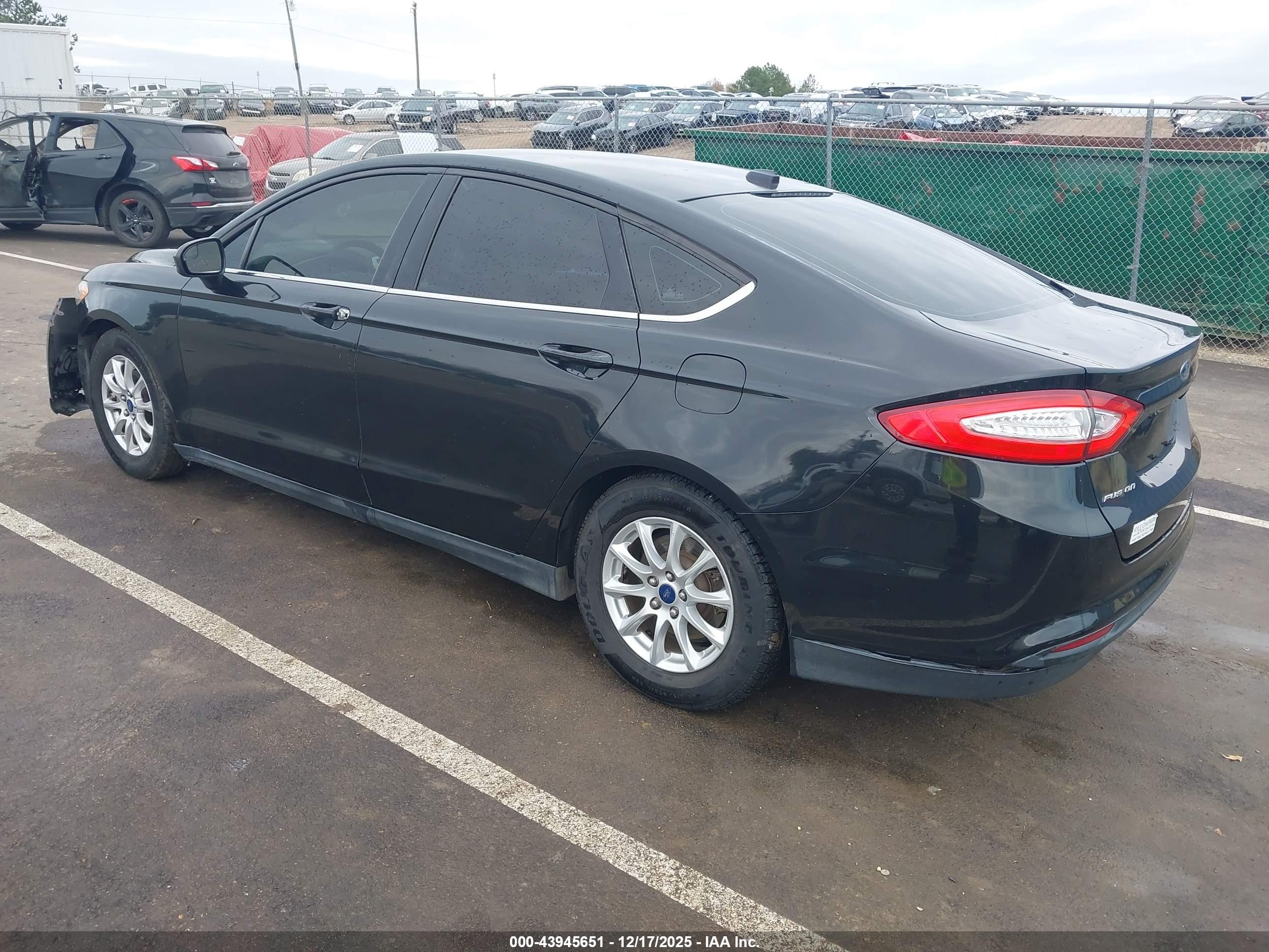 FORD FUSION image 3
