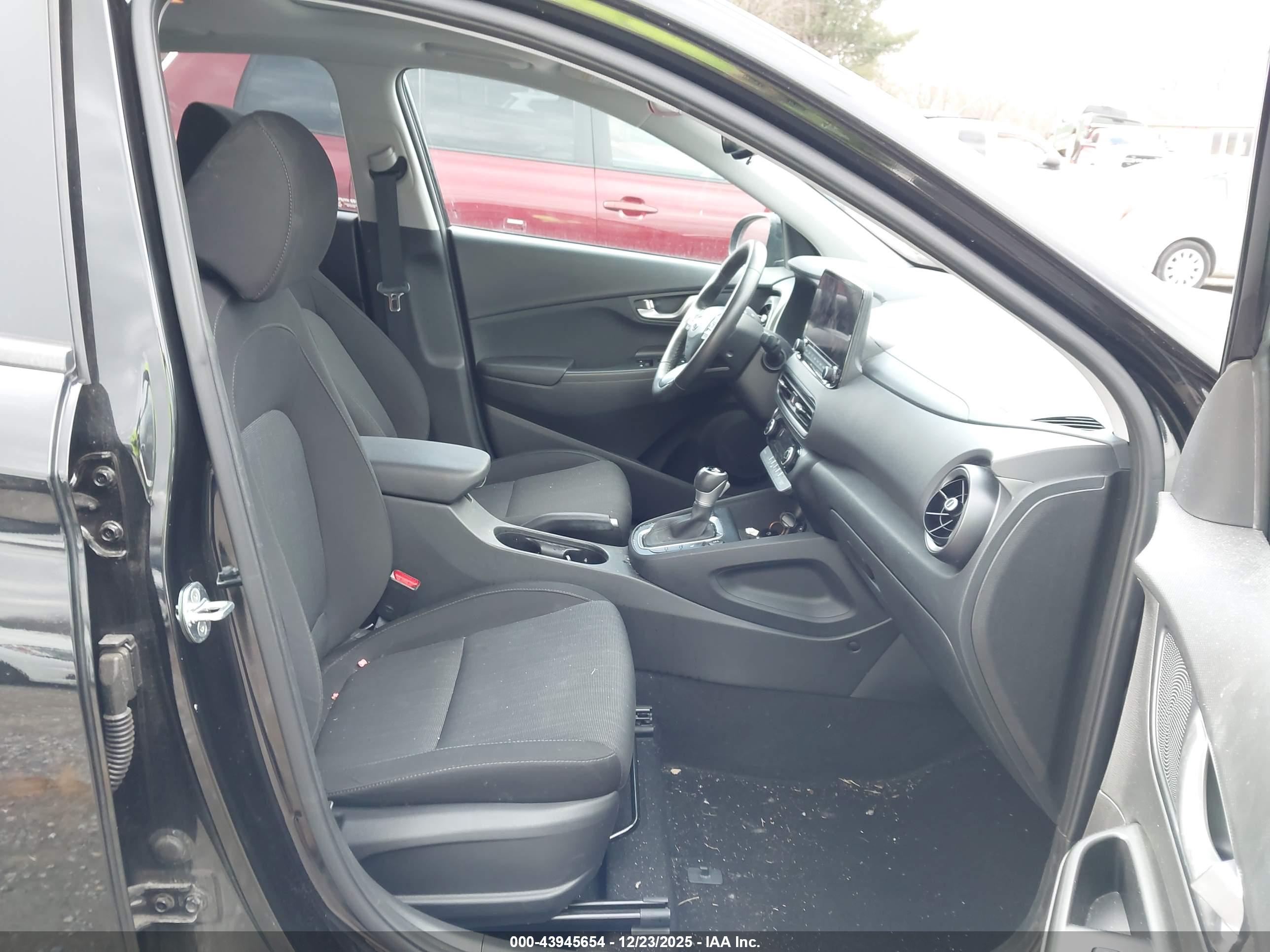 HYUNDAI KONA image 5