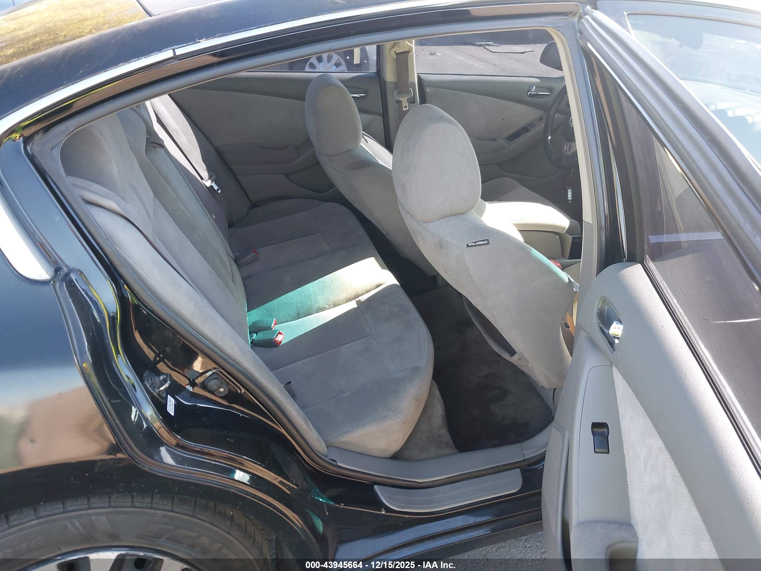 NISSAN ALTIMA image 8