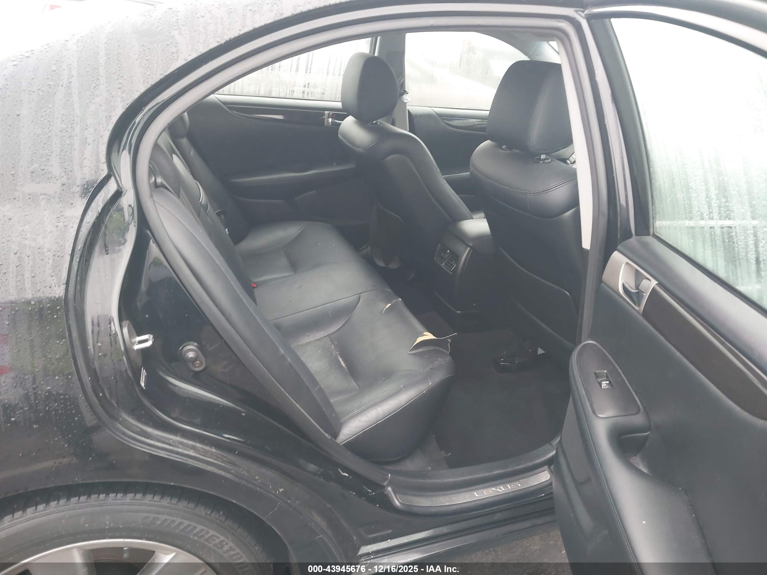 LEXUS ES image 8