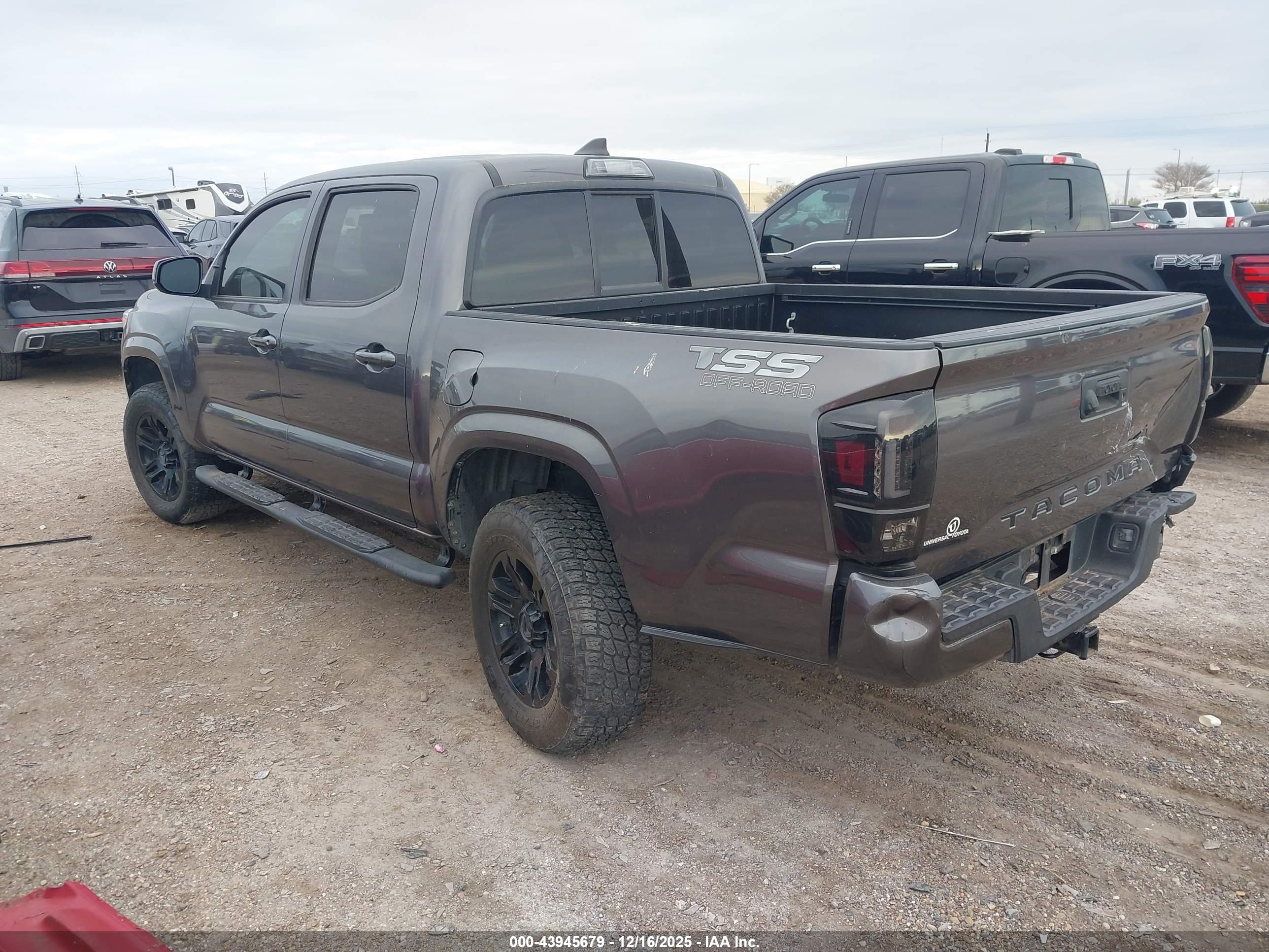 TOYOTA TACOMA image 3