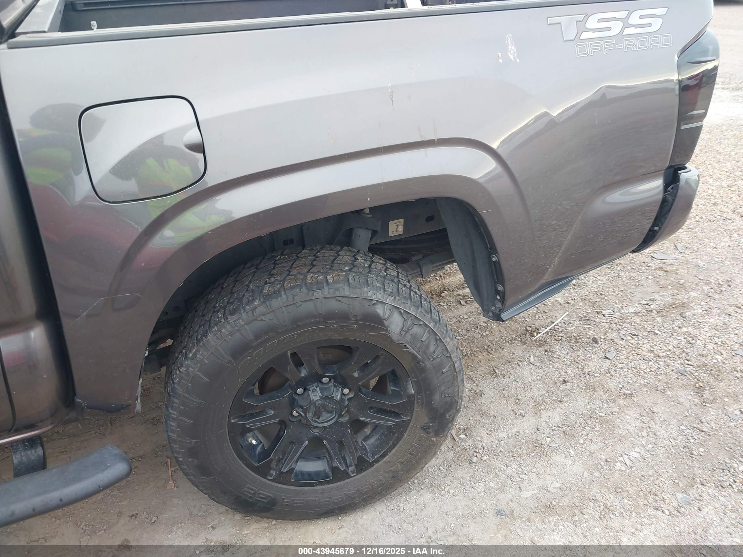 TOYOTA TACOMA image 6