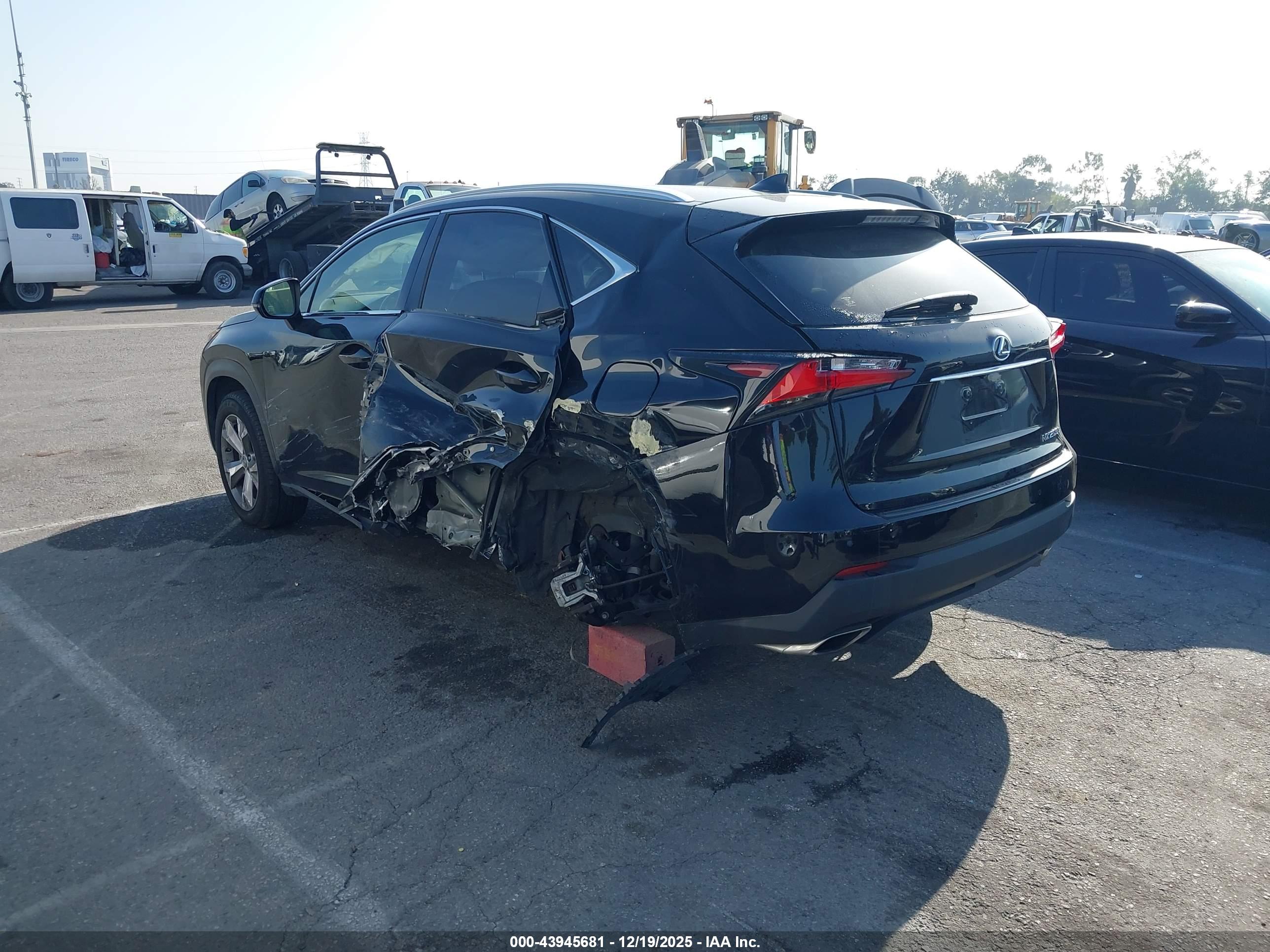 LEXUS NX image 3
