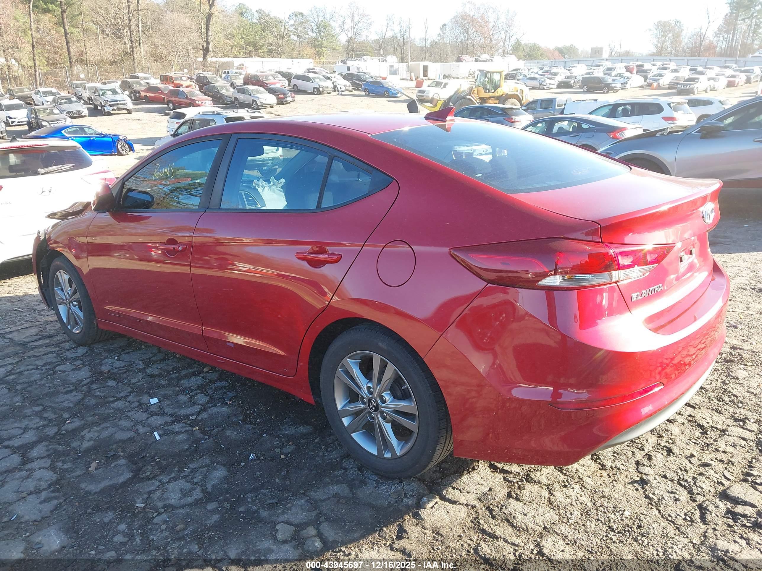 HYUNDAI ELANTRA image 3