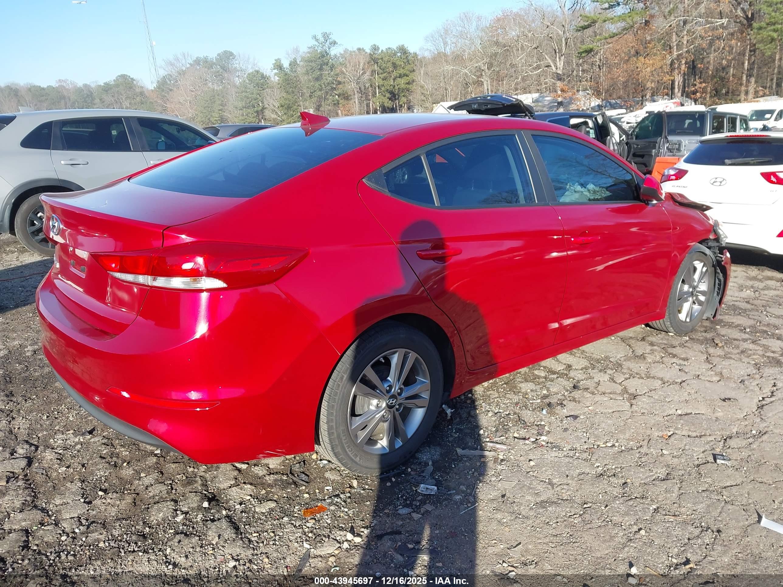 HYUNDAI ELANTRA image 4