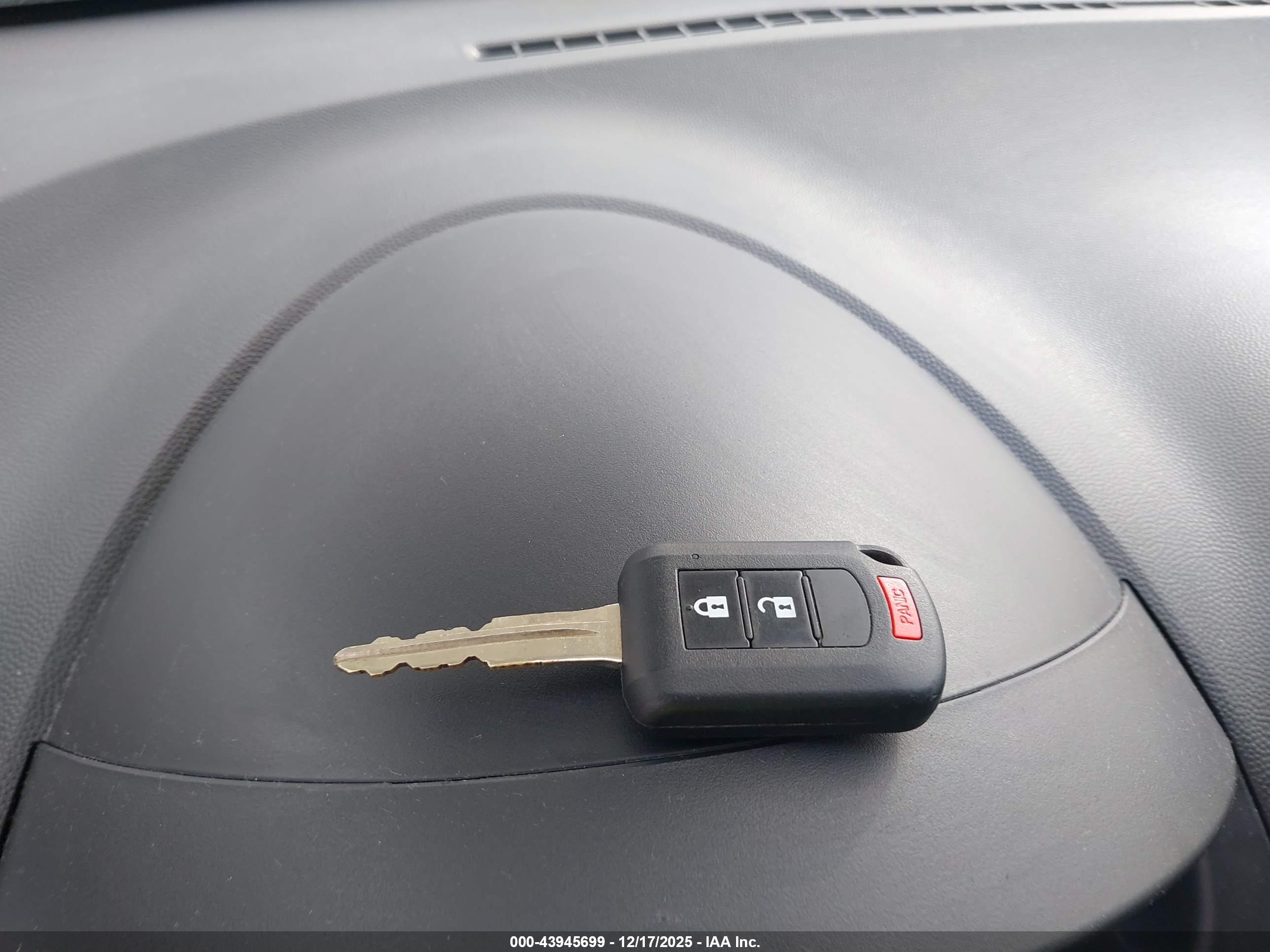 MITSUBISHI MIRAGE image 11