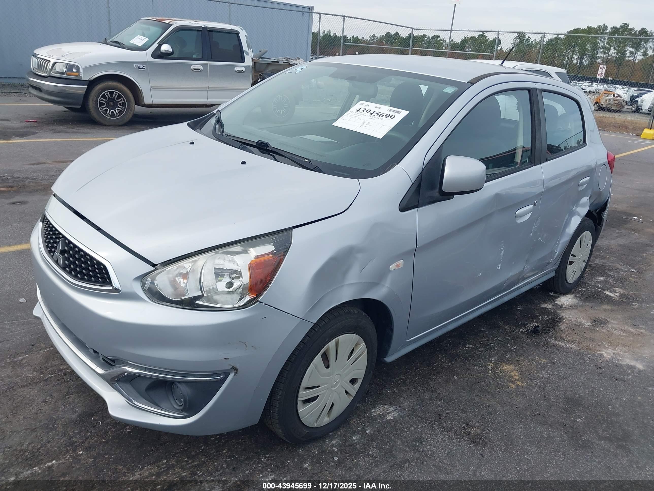 MITSUBISHI MIRAGE image 2