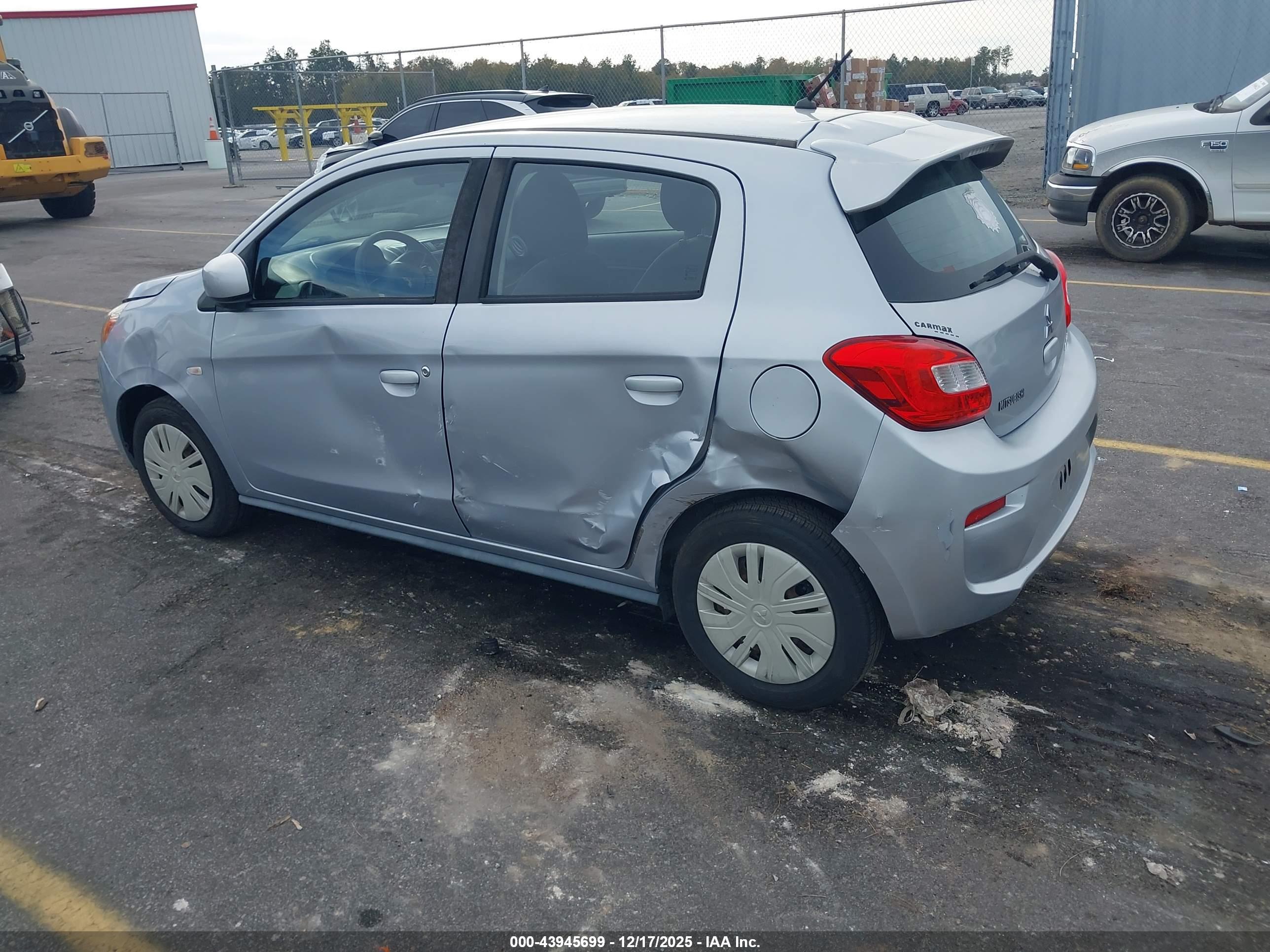 MITSUBISHI MIRAGE image 3
