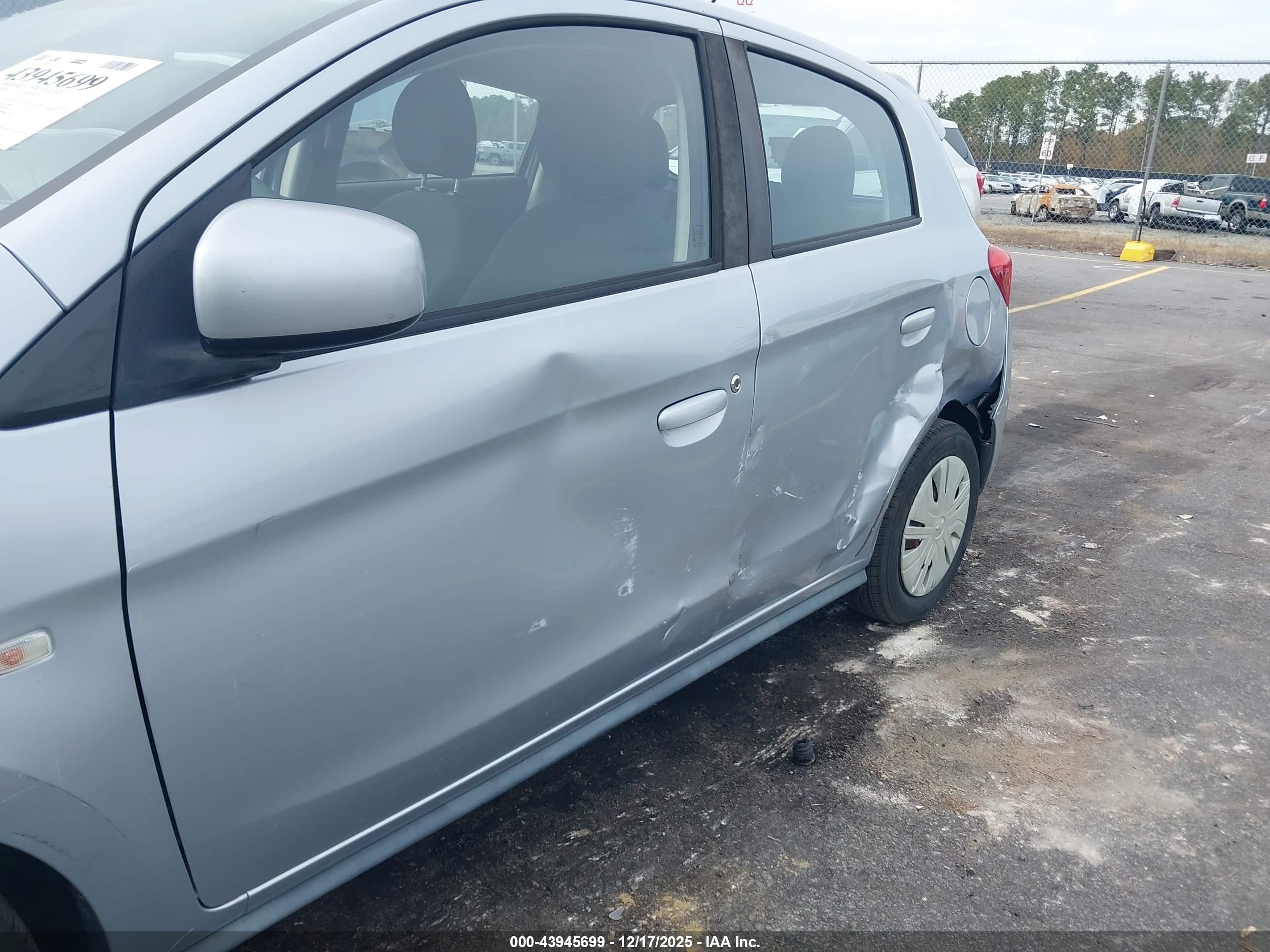 MITSUBISHI MIRAGE image 6