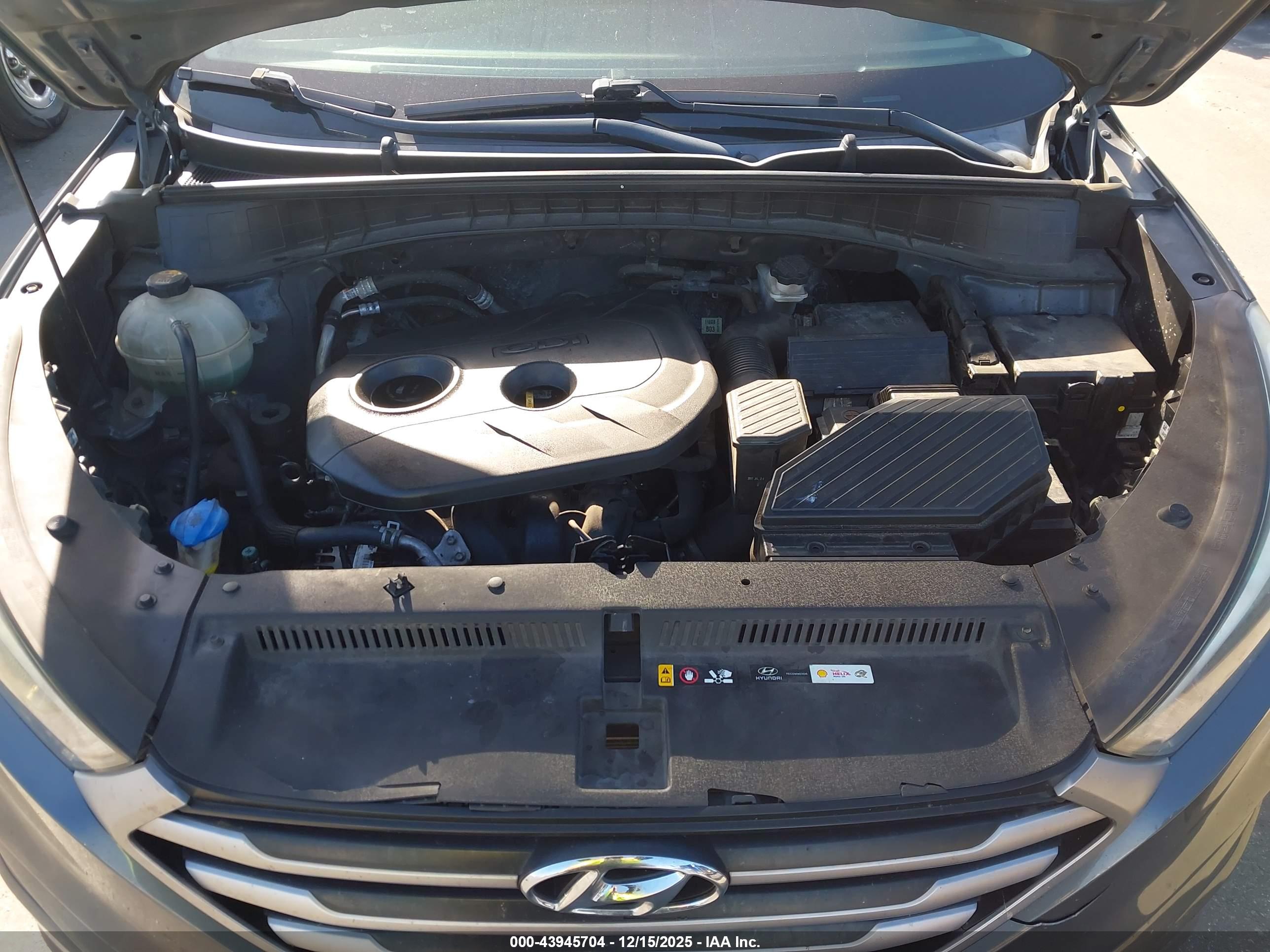 HYUNDAI TUCSON image 10