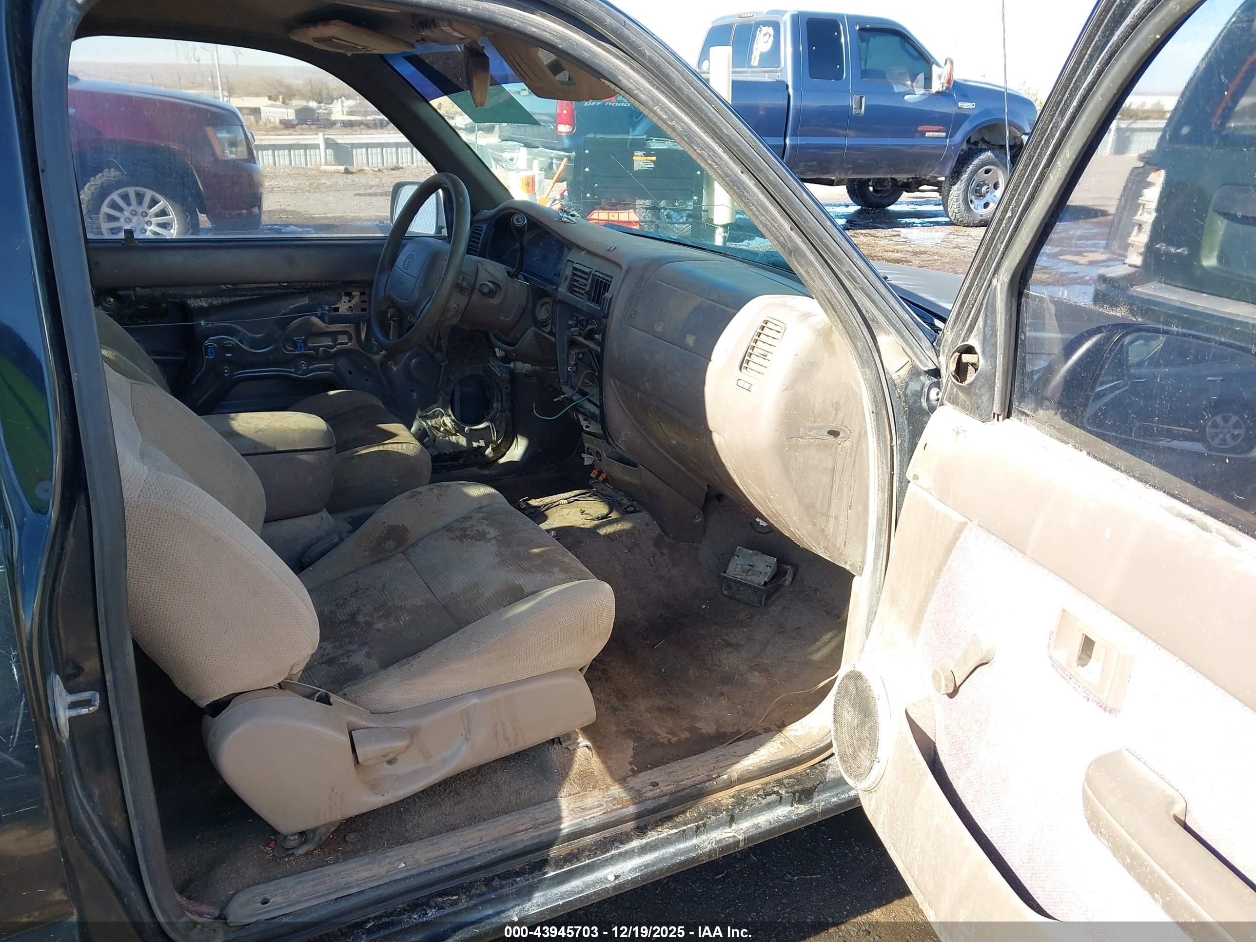 TOYOTA TACOMA image 5
