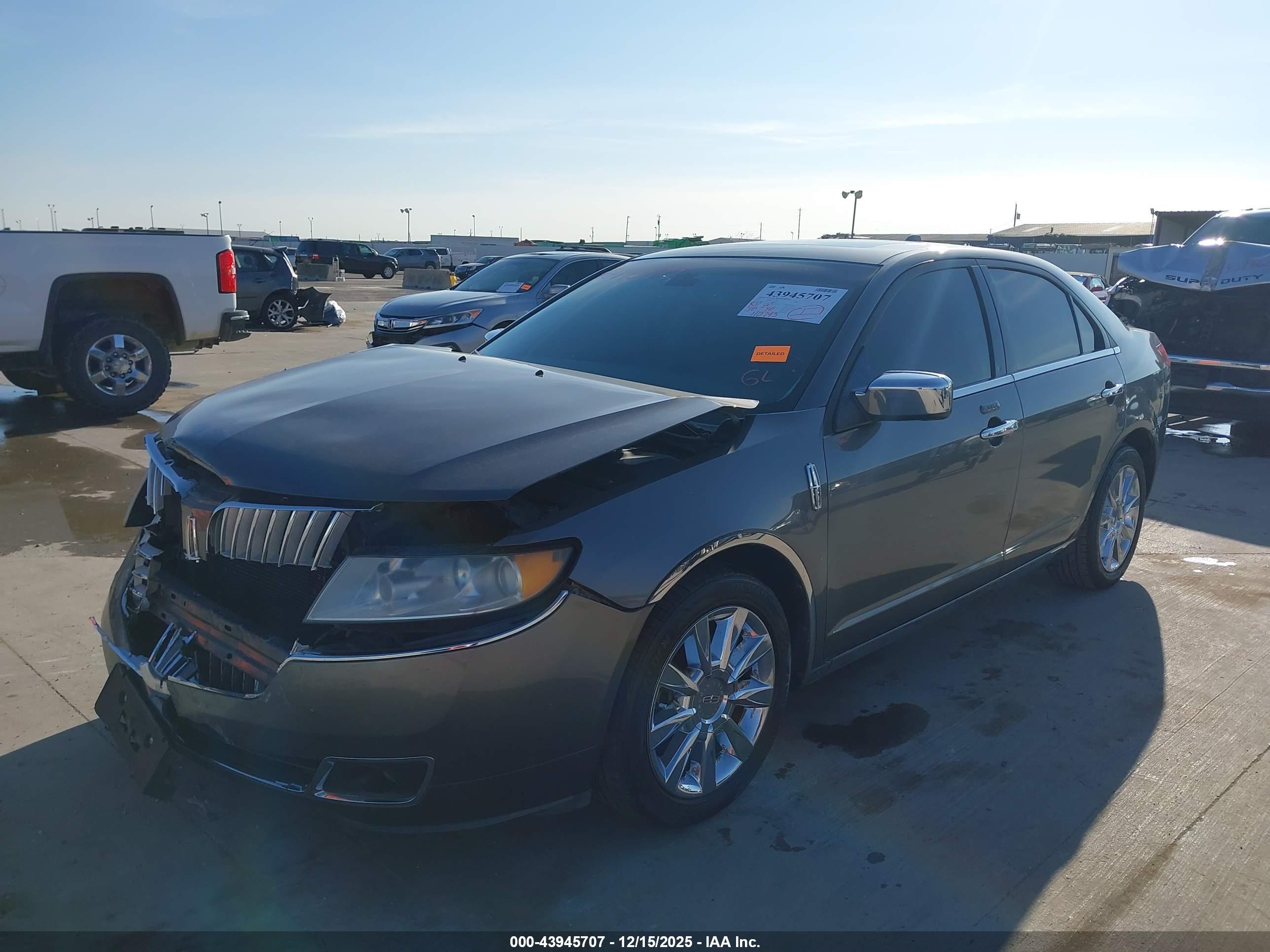 LINCOLN MKZ image 2