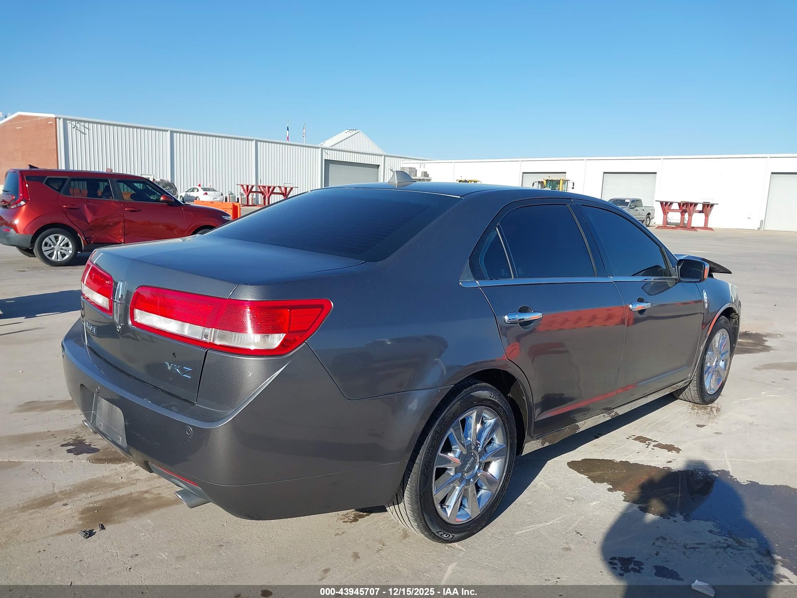 LINCOLN MKZ image 4