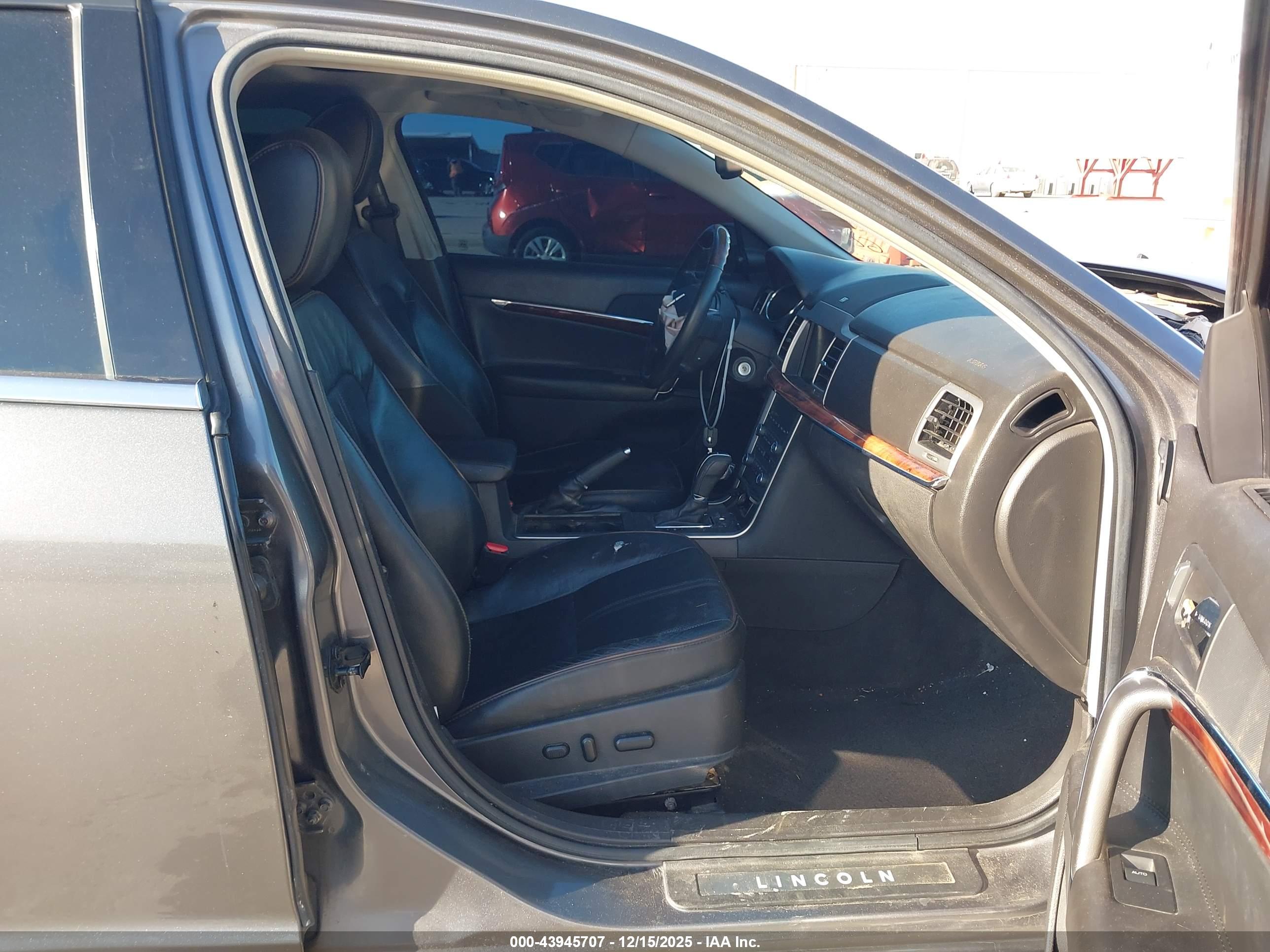 LINCOLN MKZ image 5