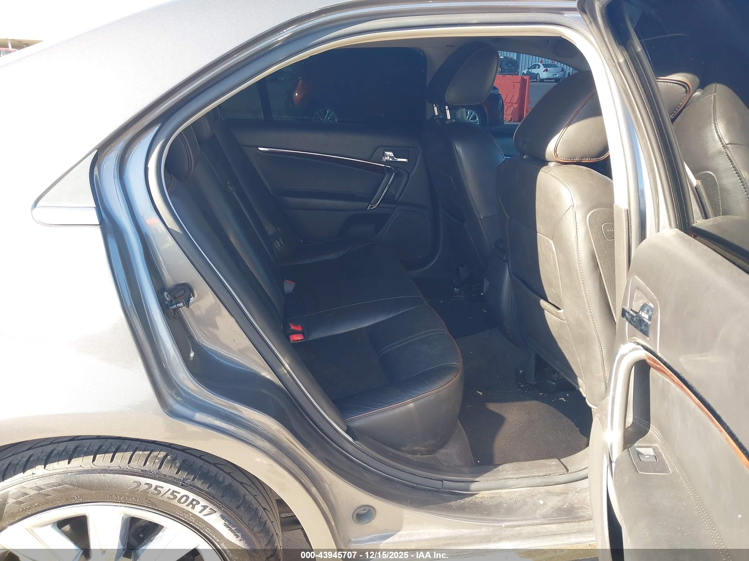 LINCOLN MKZ image 8