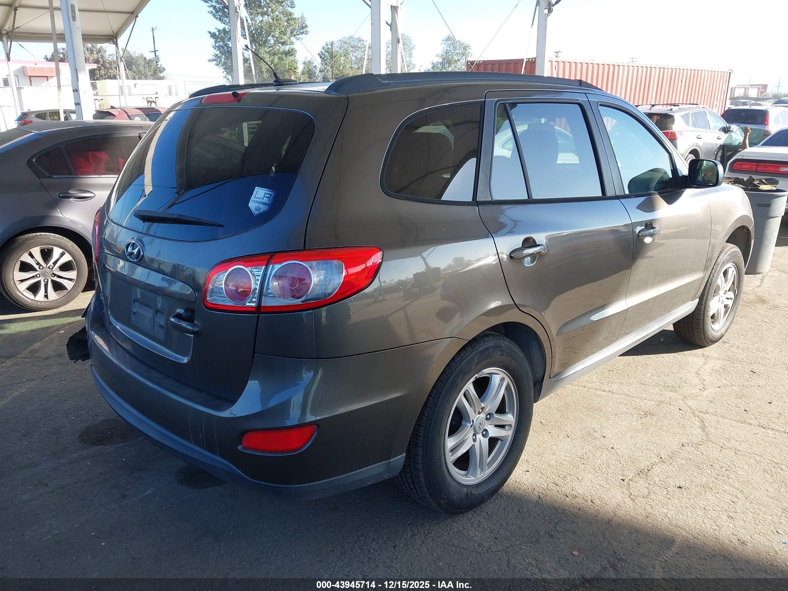 HYUNDAI SANTA image 4