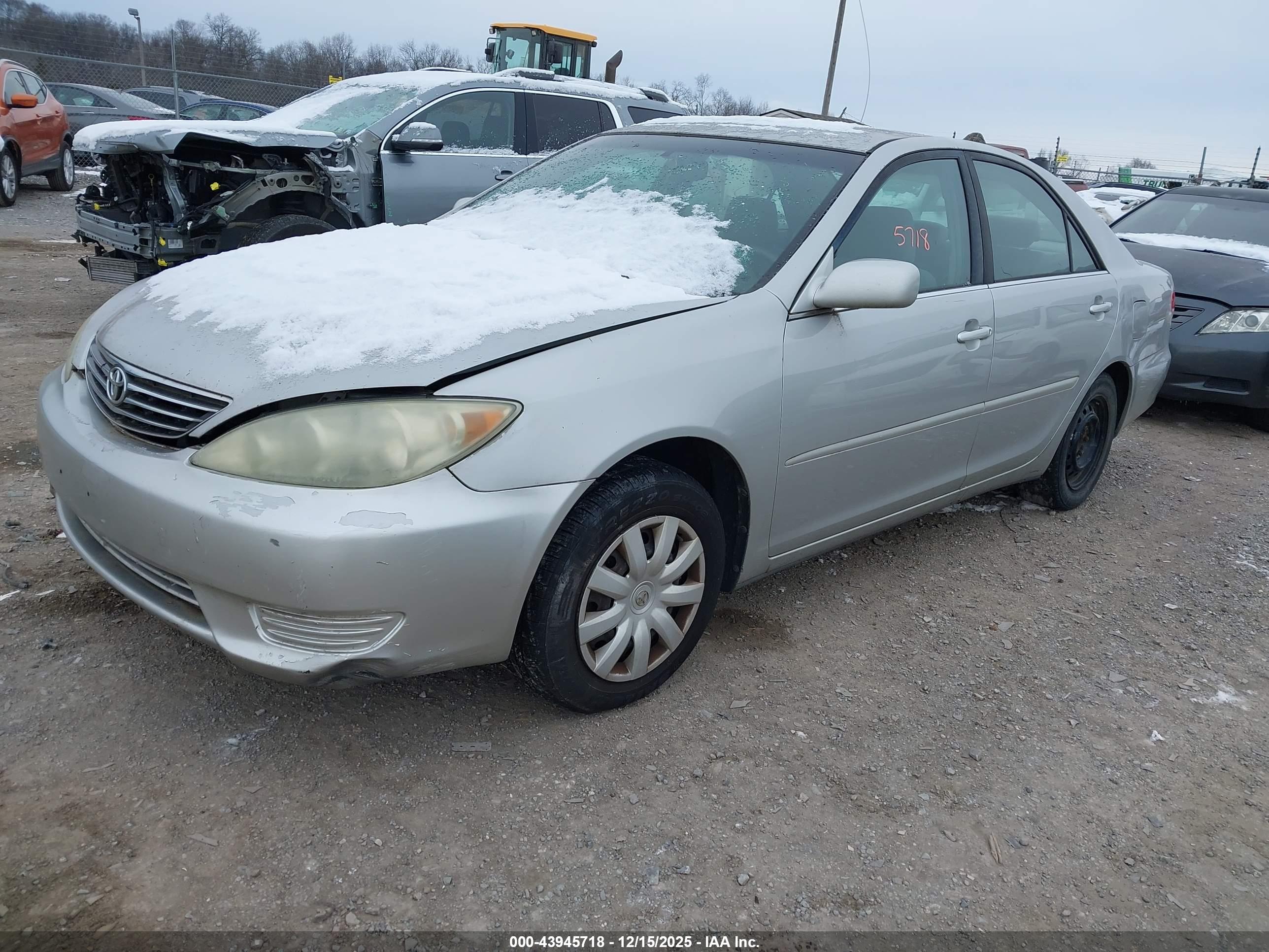 TOYOTA CAMRY image 2