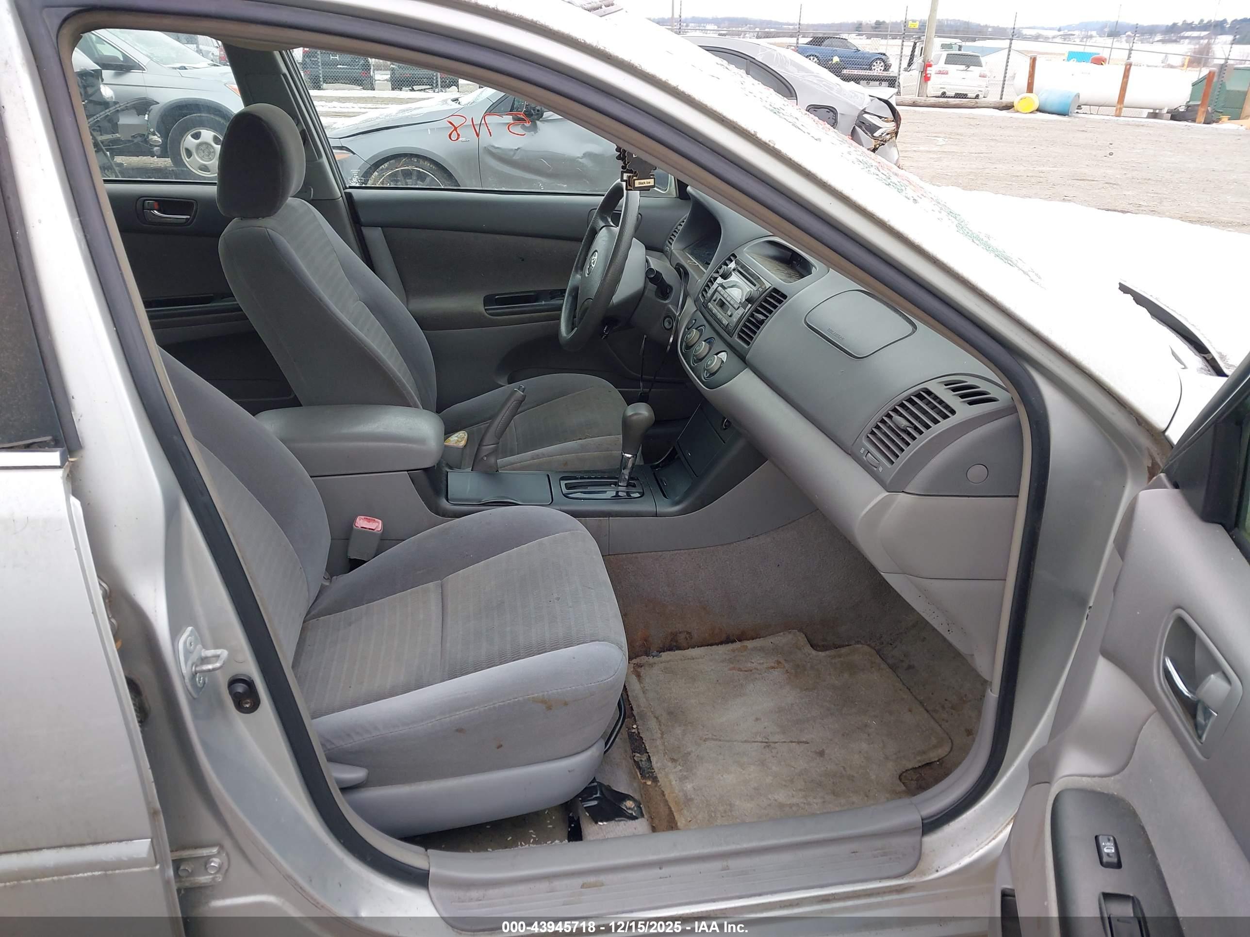 TOYOTA CAMRY image 5
