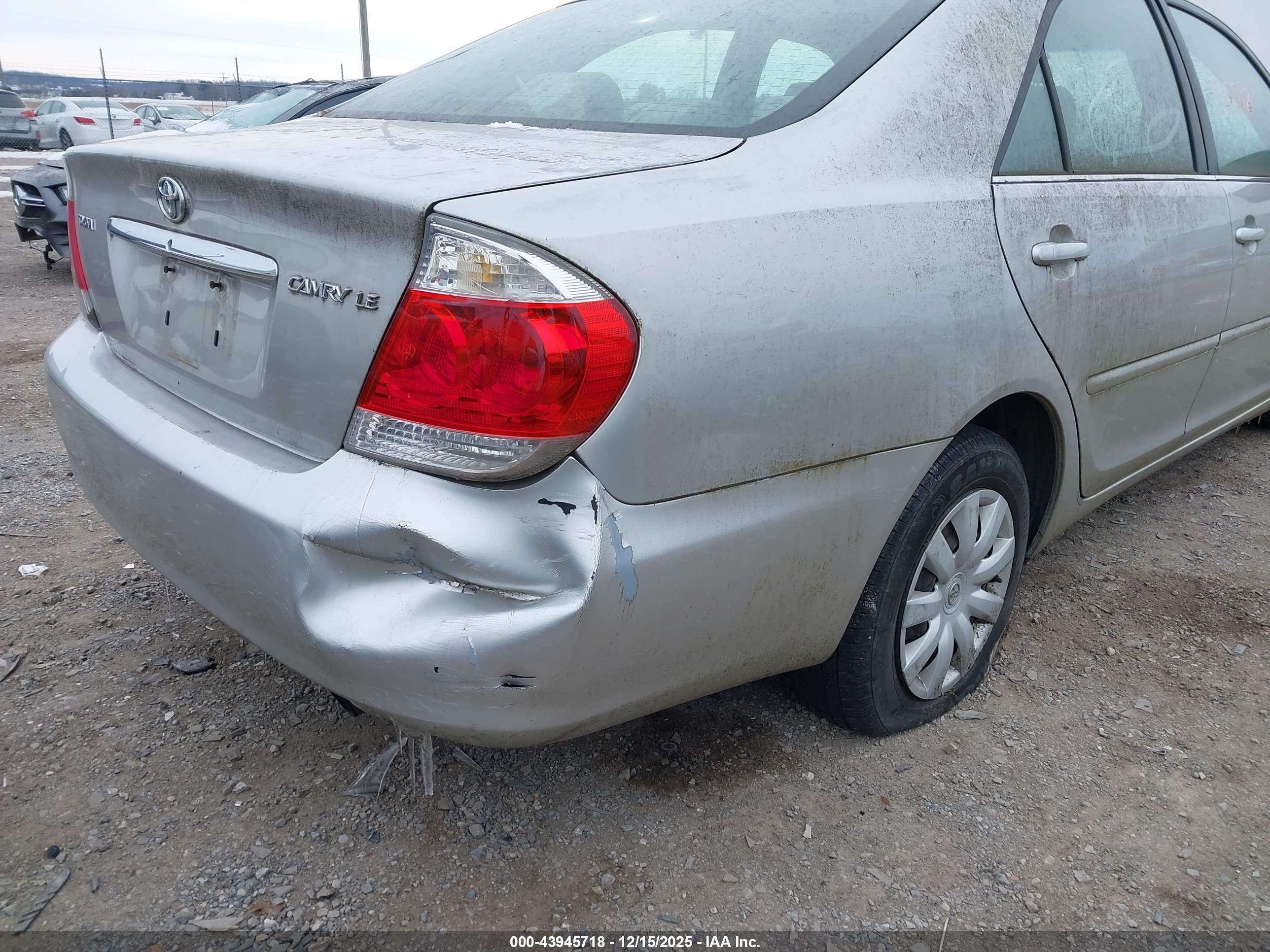 TOYOTA CAMRY image 6