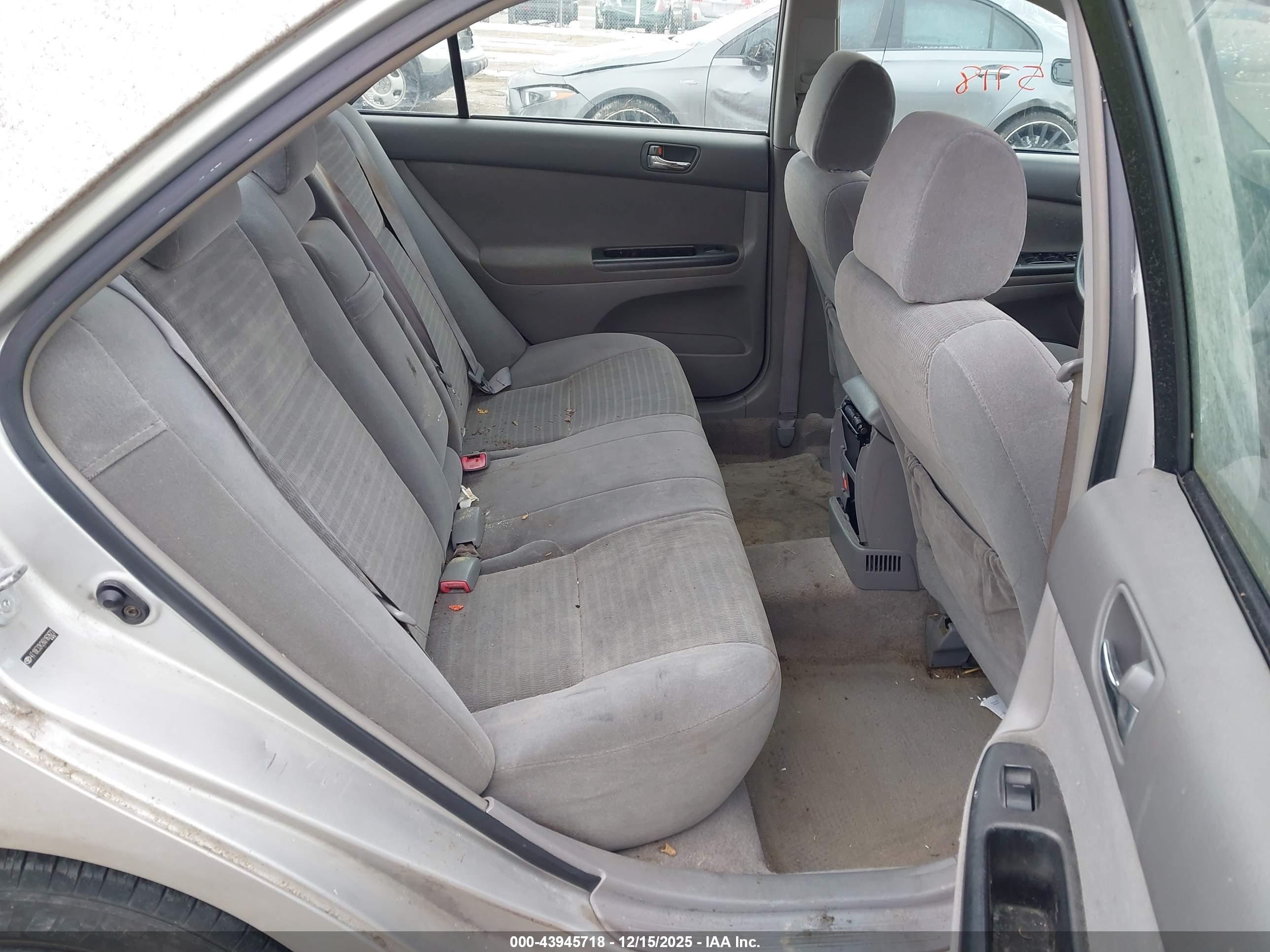 TOYOTA CAMRY image 8