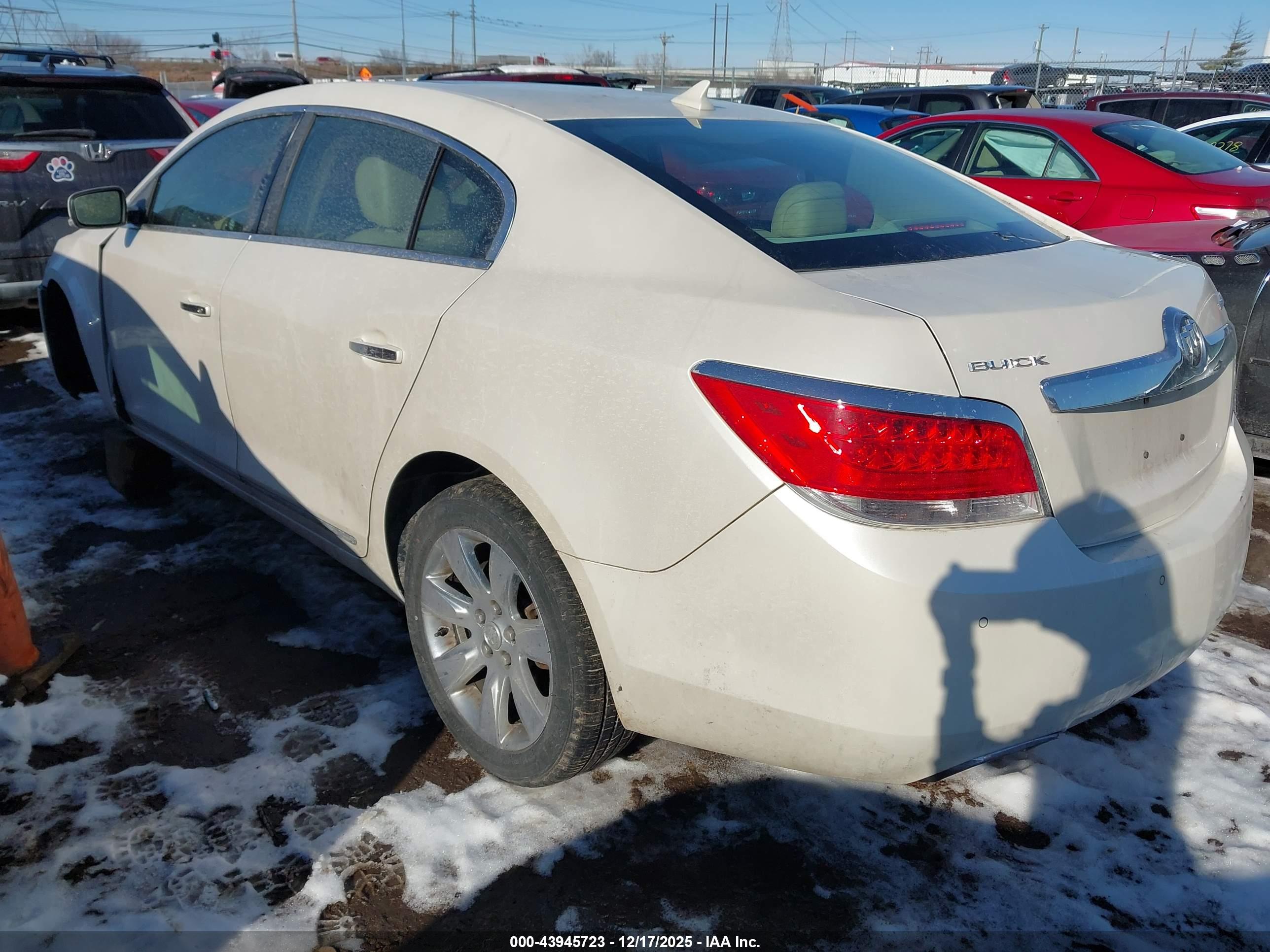 BUICK LACROSSE image 3