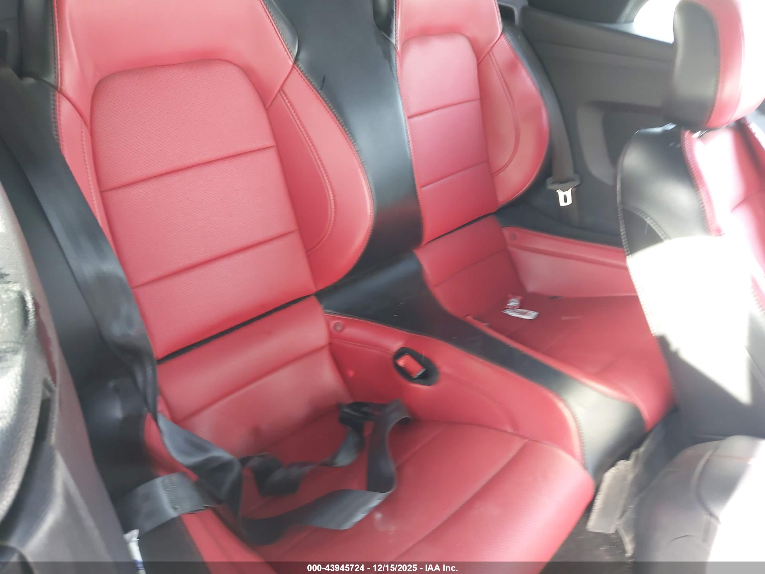 FORD MUSTANG image 8