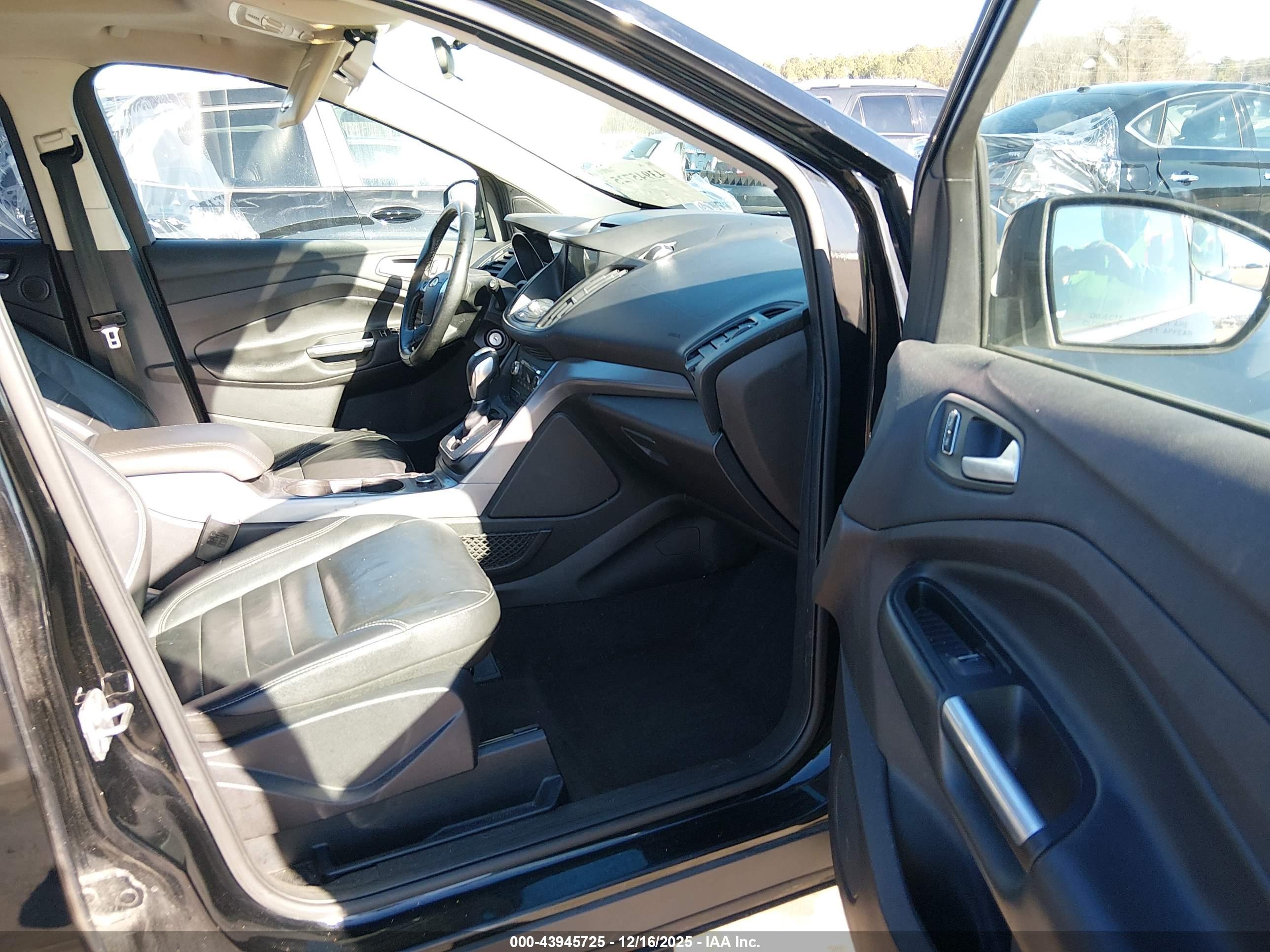FORD ESCAPE image 5