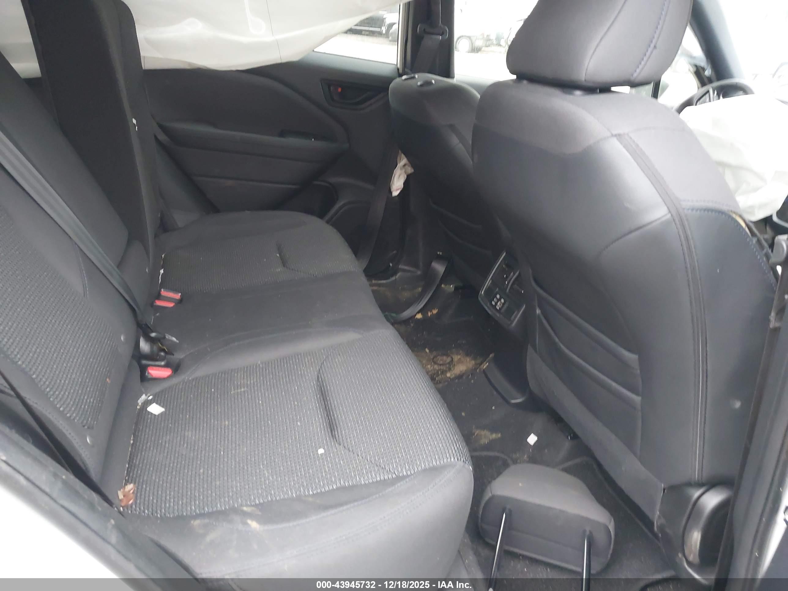 SUBARU FORESTER image 8
