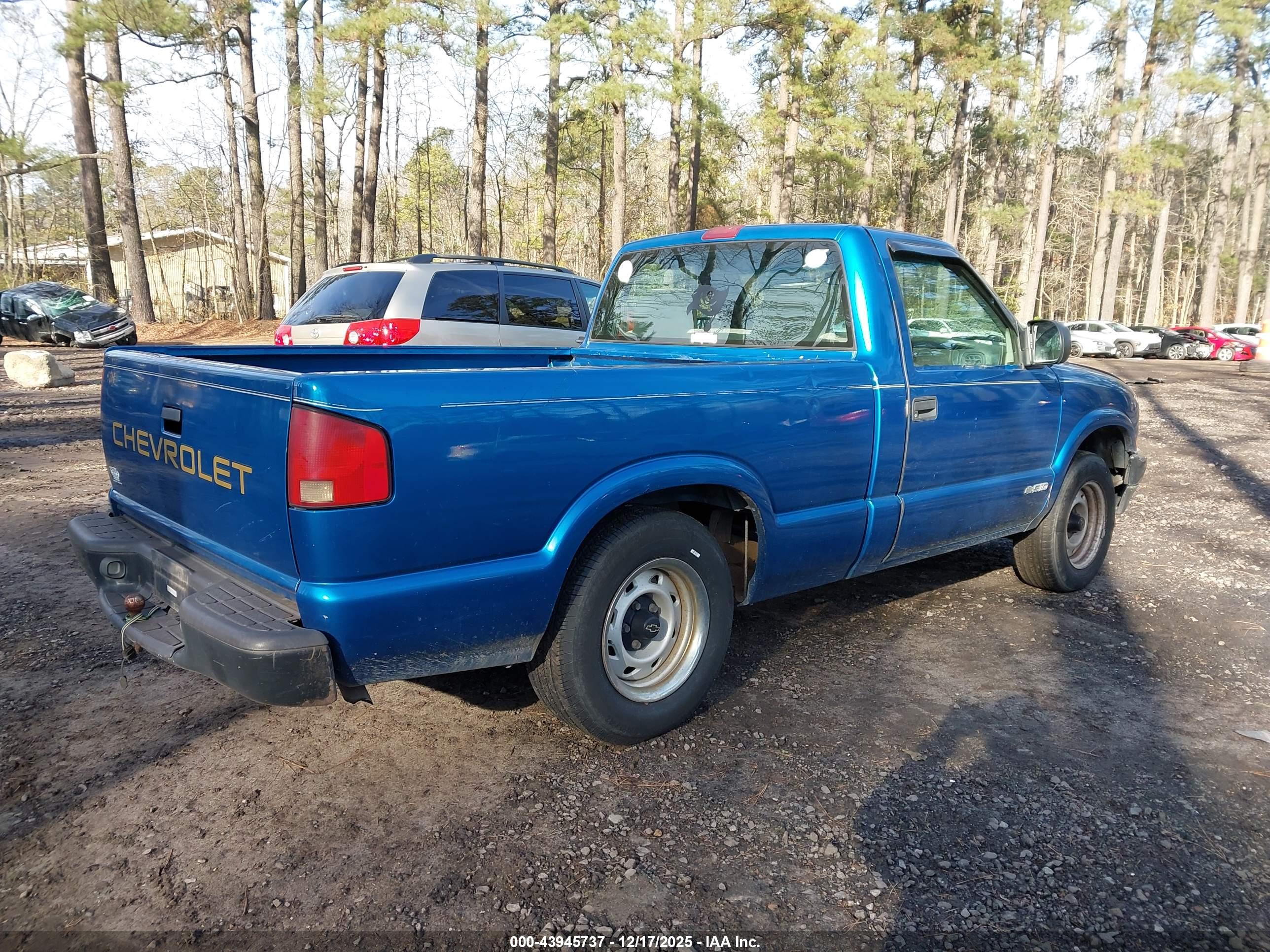 CHEVROLET S-10 image 4