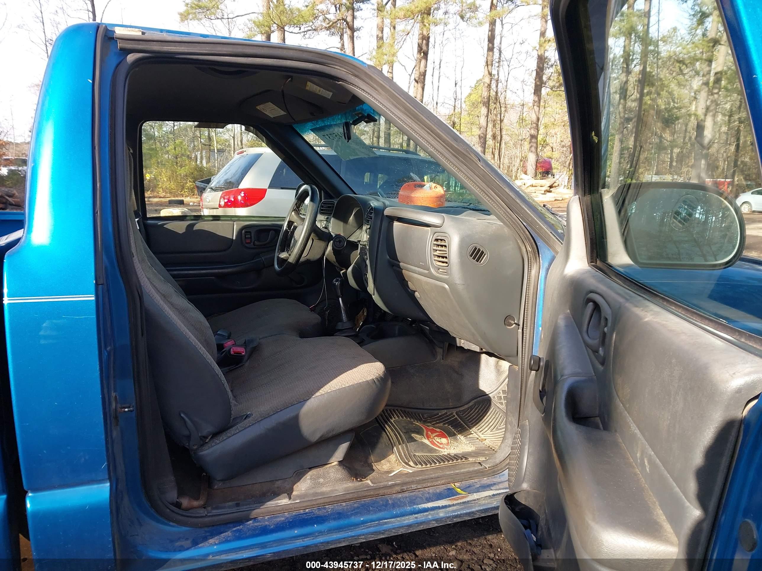 CHEVROLET S-10 image 5