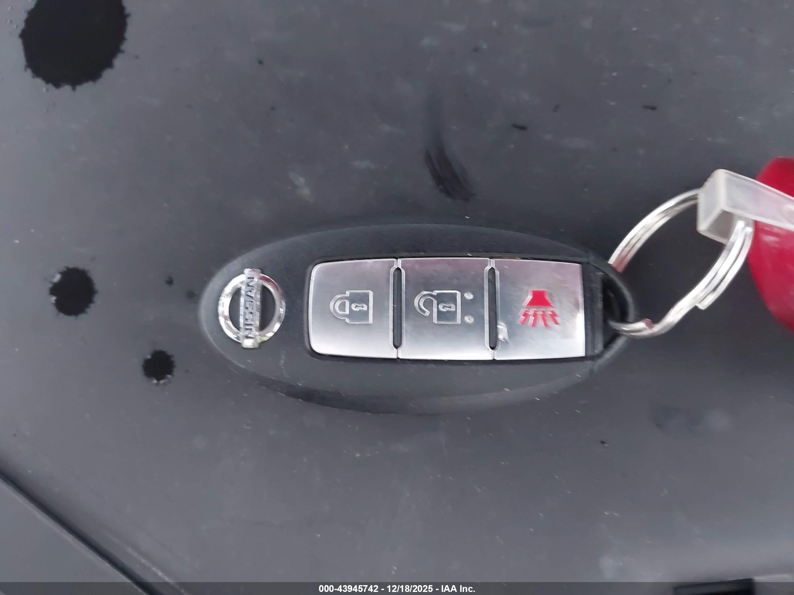 NISSAN ROGUE image 11