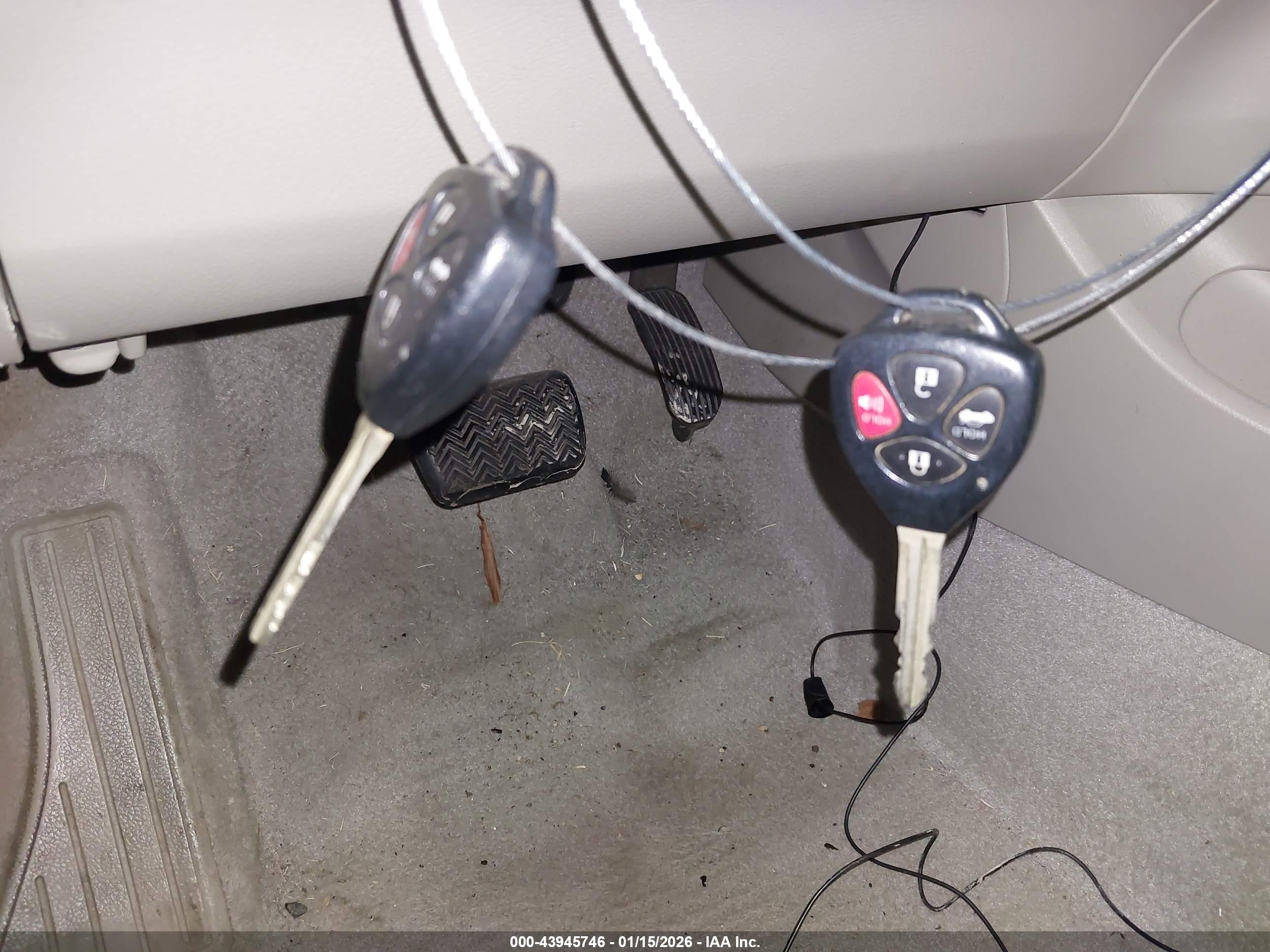 TOYOTA COROLLA image 11